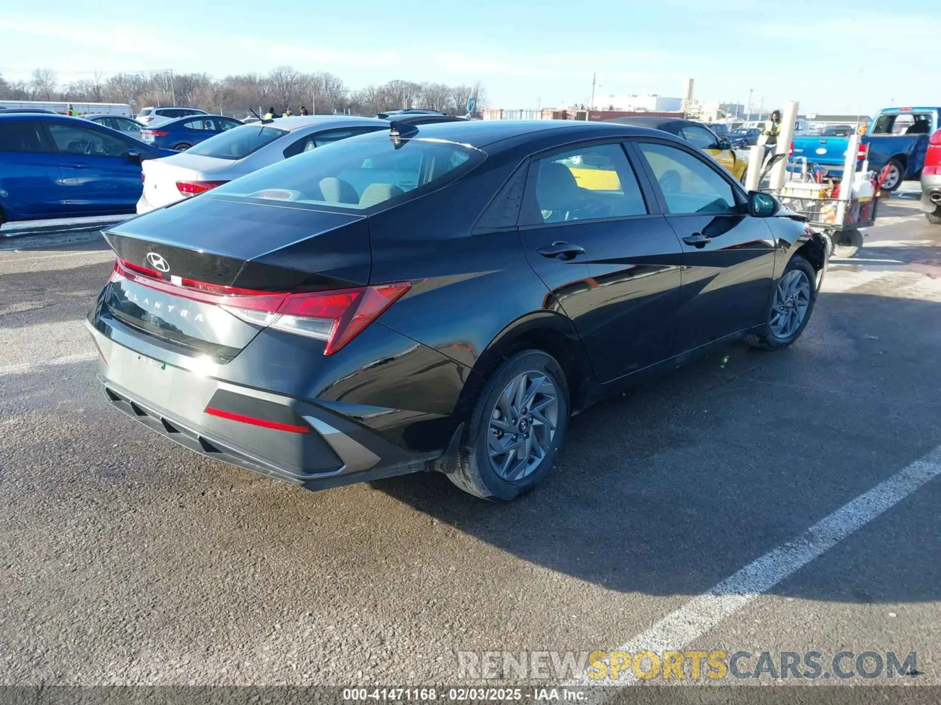 4 fotografías del automóvil dañado KMHLM4DG4RU852319 HYUNDAI ELANTRA 2024