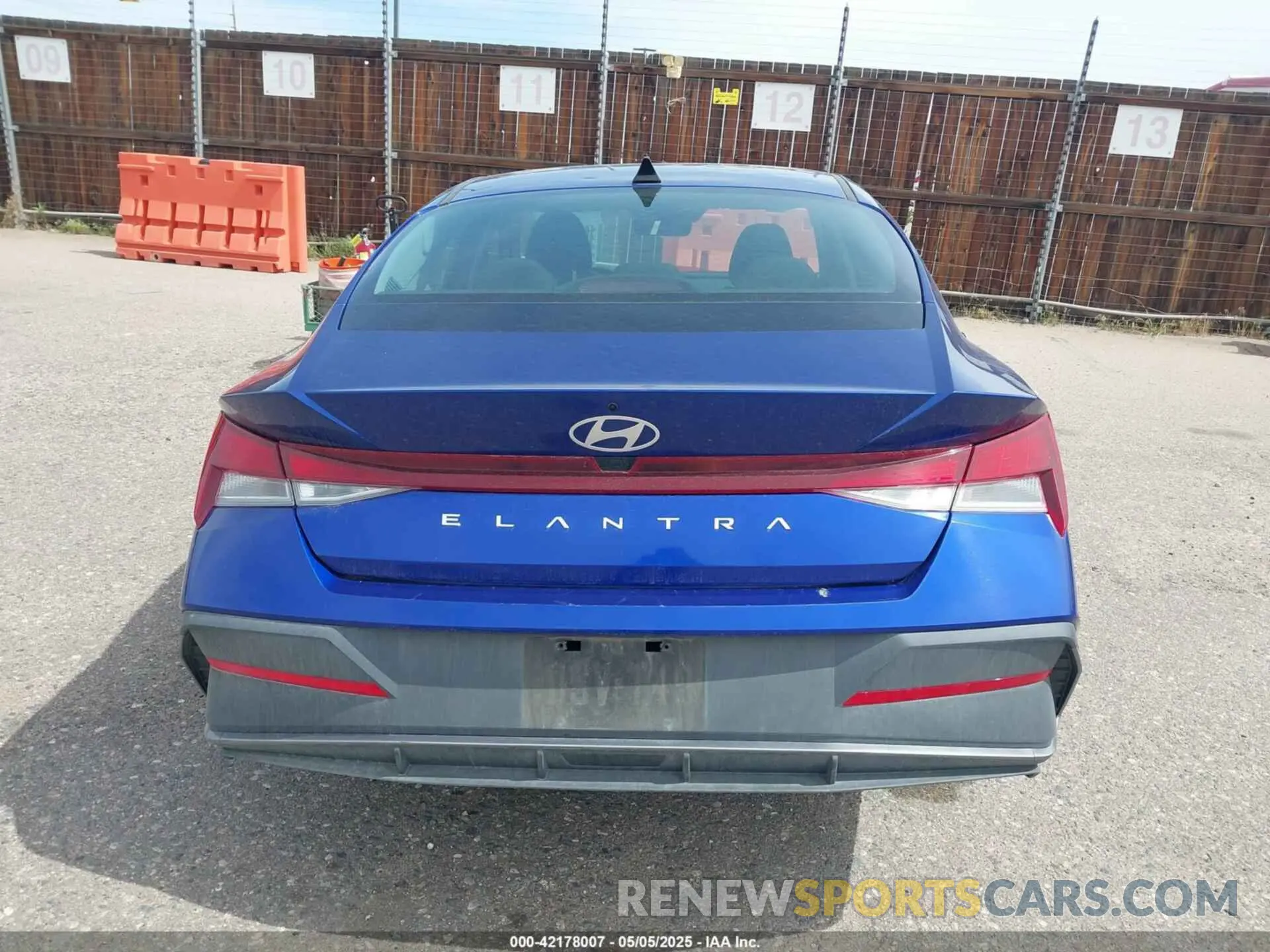 16 fotografías del automóvil dañado KMHLM4DG5RU639931 HYUNDAI ELANTRA 2024