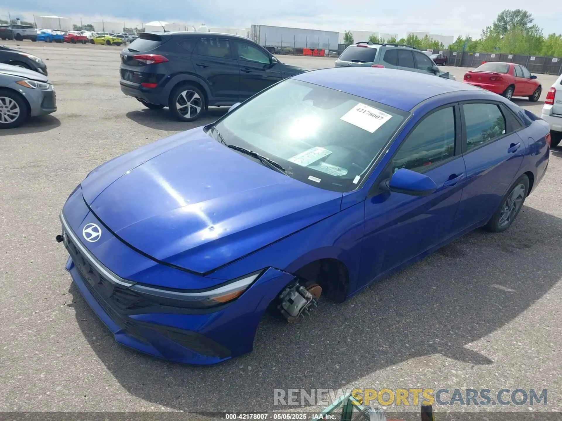 2 fotografías del automóvil dañado KMHLM4DG5RU639931 HYUNDAI ELANTRA 2024