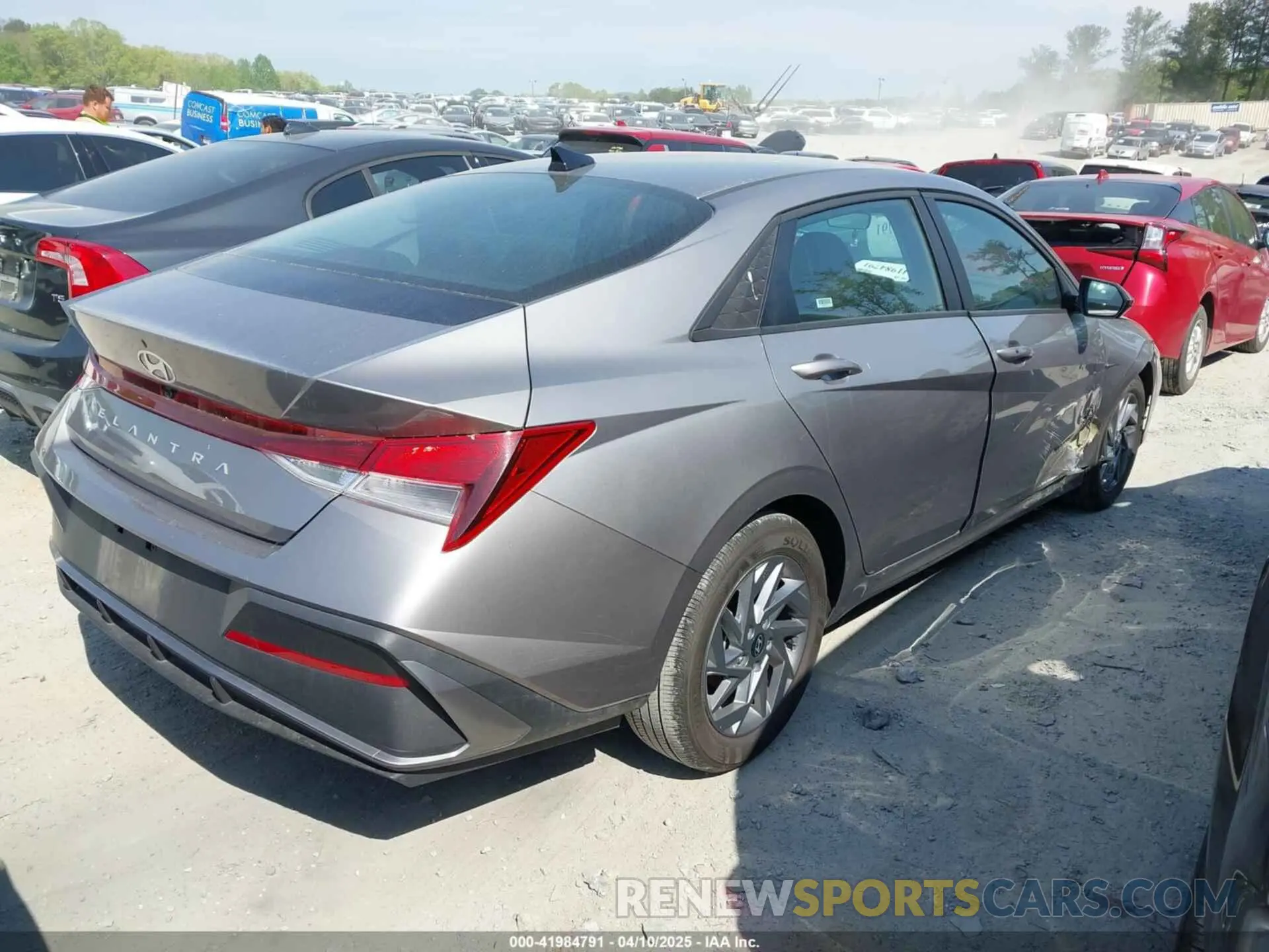 4 fotografías del automóvil dañado KMHLM4DG5RU663095 HYUNDAI ELANTRA 2024