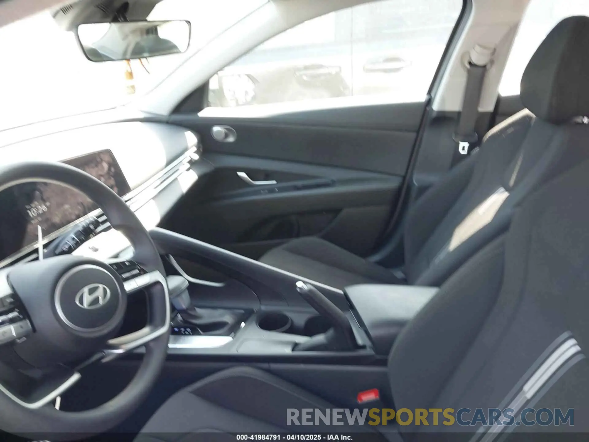 5 fotografías del automóvil dañado KMHLM4DG5RU663095 HYUNDAI ELANTRA 2024