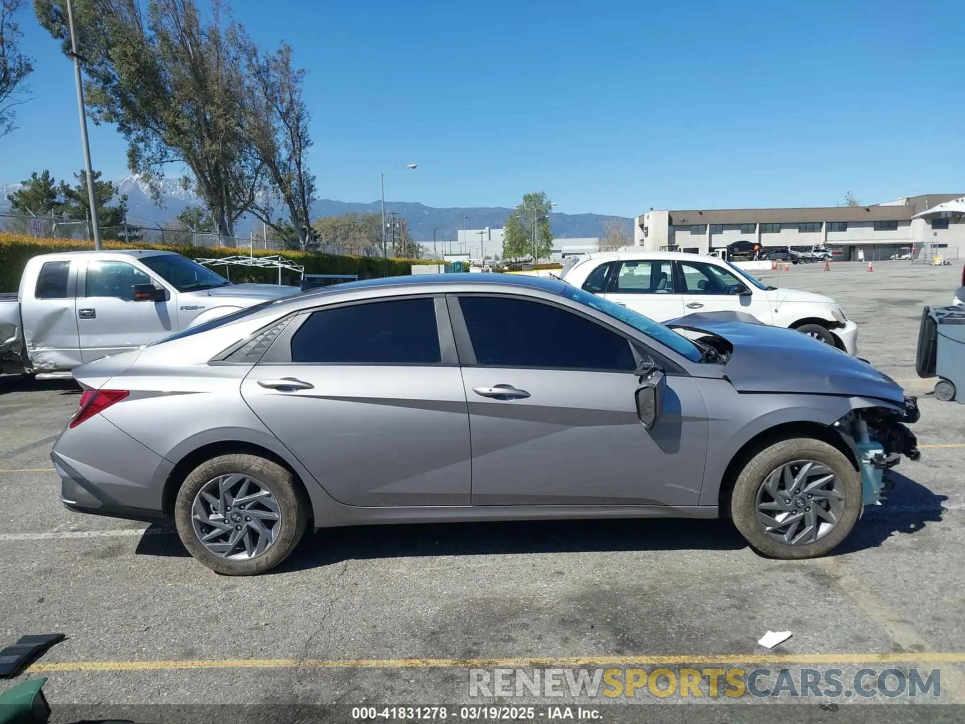 13 fotografías del automóvil dañado KMHLM4DG5RU697120 HYUNDAI ELANTRA 2024
