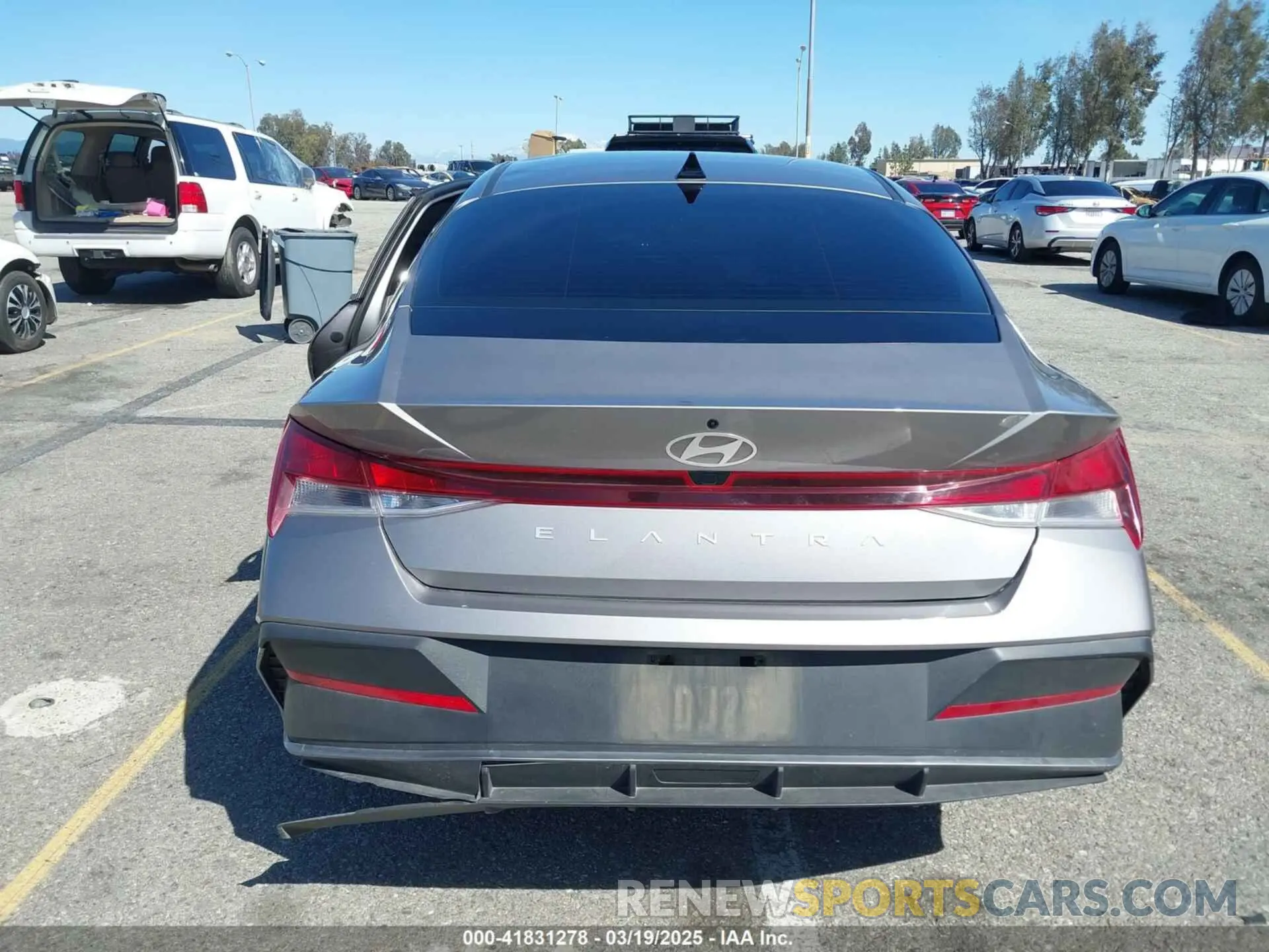 16 fotografías del automóvil dañado KMHLM4DG5RU697120 HYUNDAI ELANTRA 2024