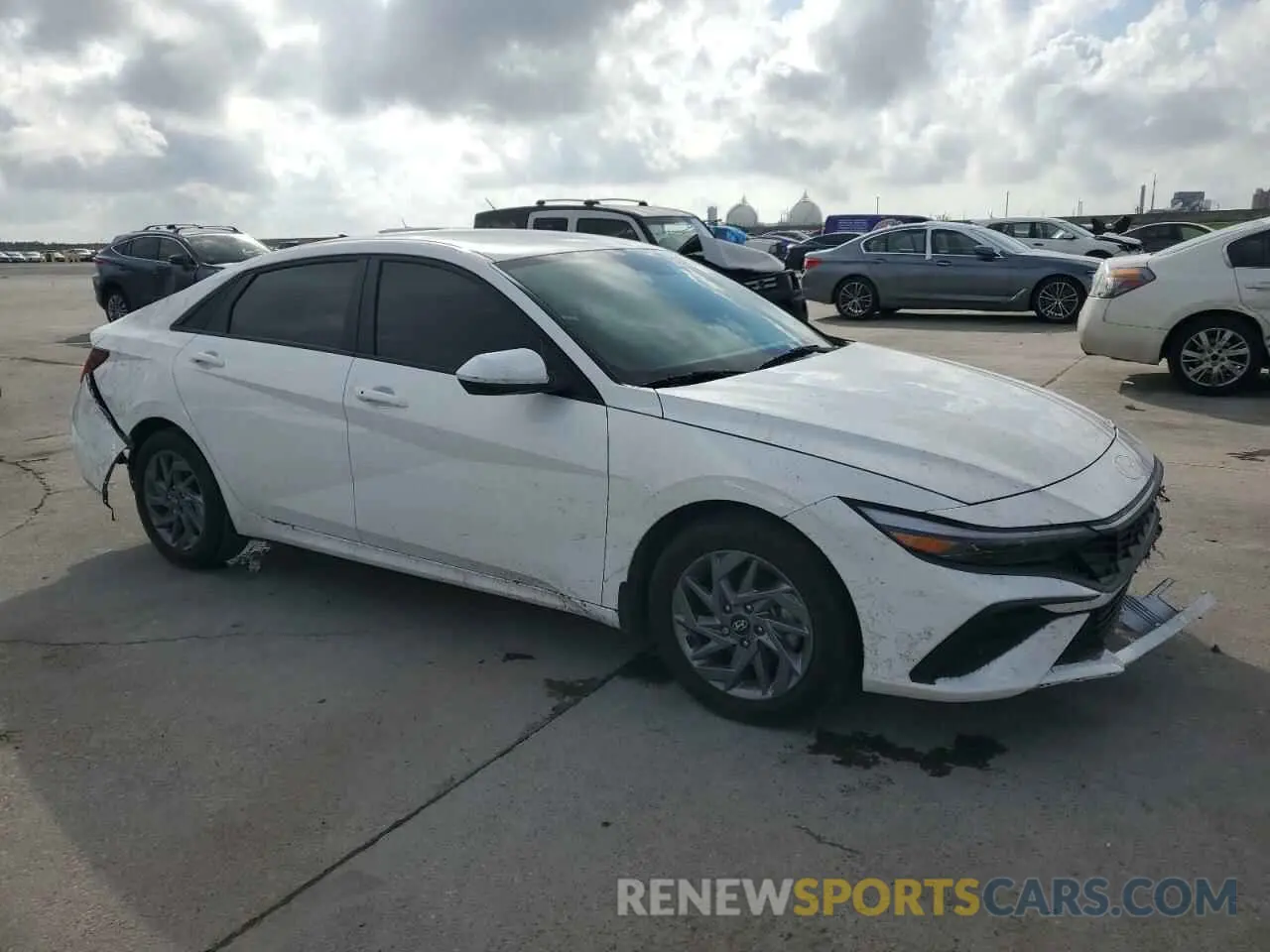 4 fotografías del automóvil dañado KMHLM4DG5RU758577 HYUNDAI ELANTRA 2024