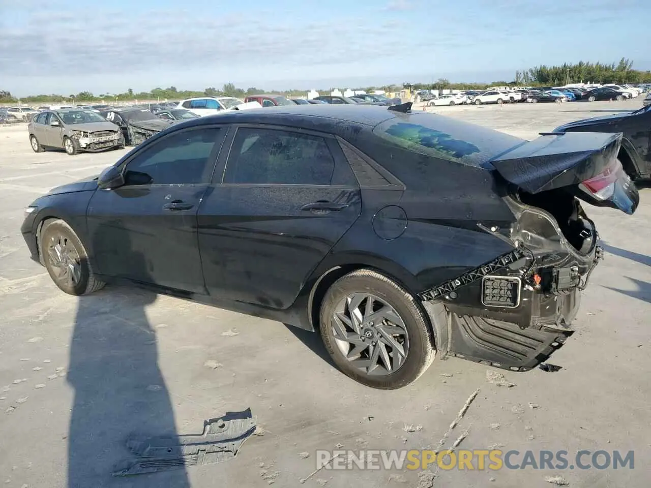 2 fotografías del automóvil dañado KMHLM4DG6RU650243 HYUNDAI ELANTRA 2024