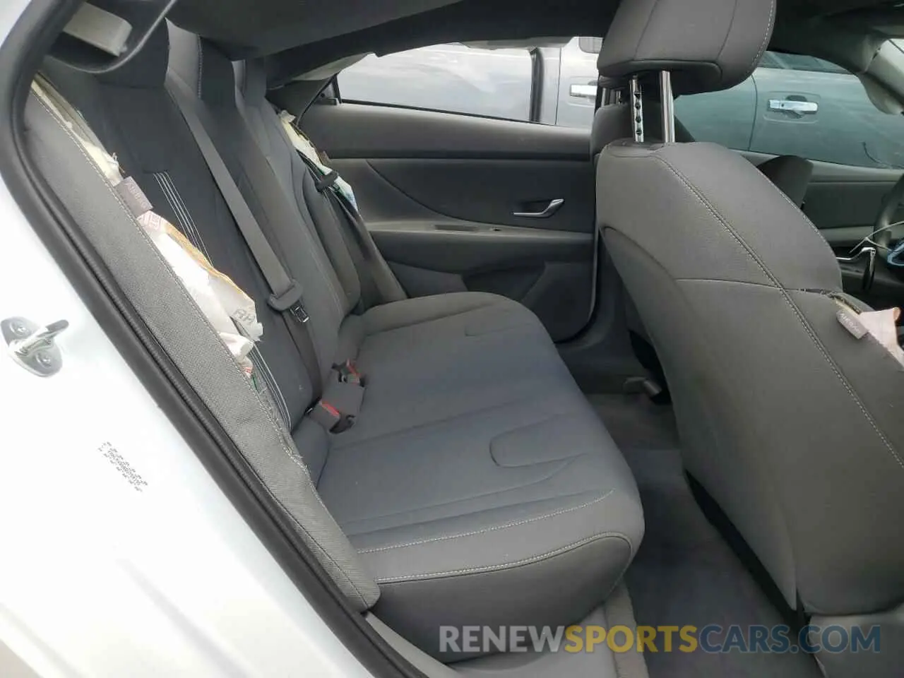 10 fotografías del automóvil dañado KMHLM4DG6RU750195 HYUNDAI ELANTRA 2024