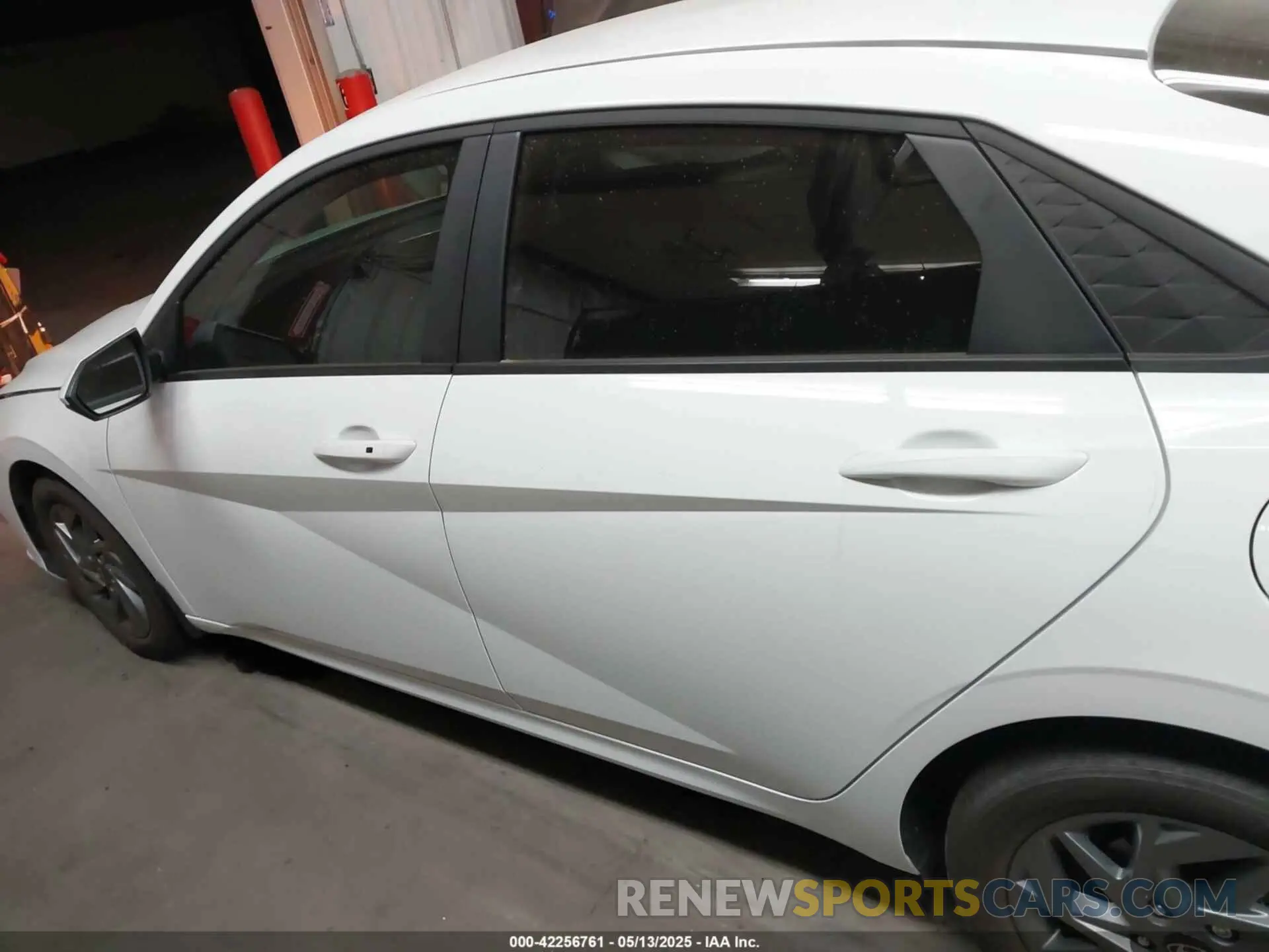 13 fotografías del automóvil dañado KMHLM4DG6RU803946 HYUNDAI ELANTRA 2024