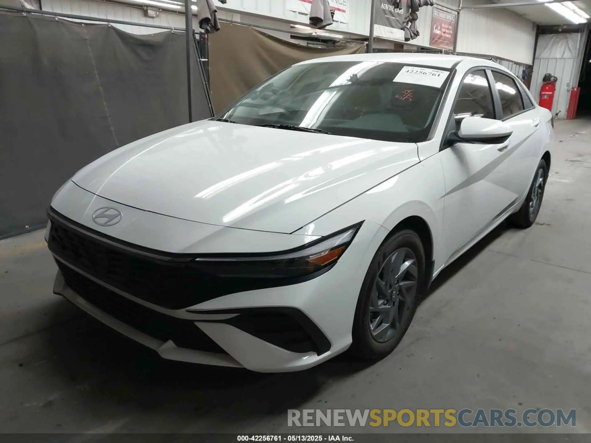 2 fotografías del automóvil dañado KMHLM4DG6RU803946 HYUNDAI ELANTRA 2024