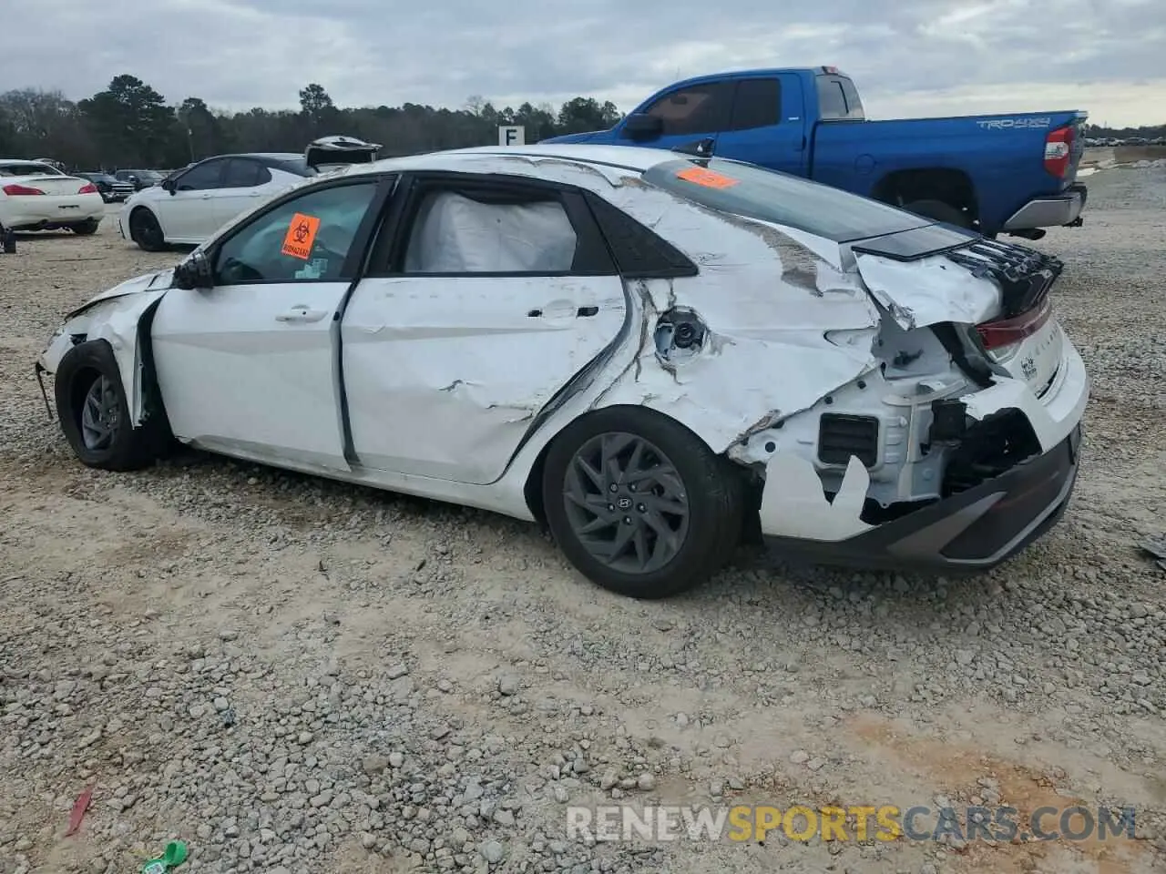 2 fotografías del automóvil dañado KMHLM4DG6RU846876 HYUNDAI ELANTRA 2024