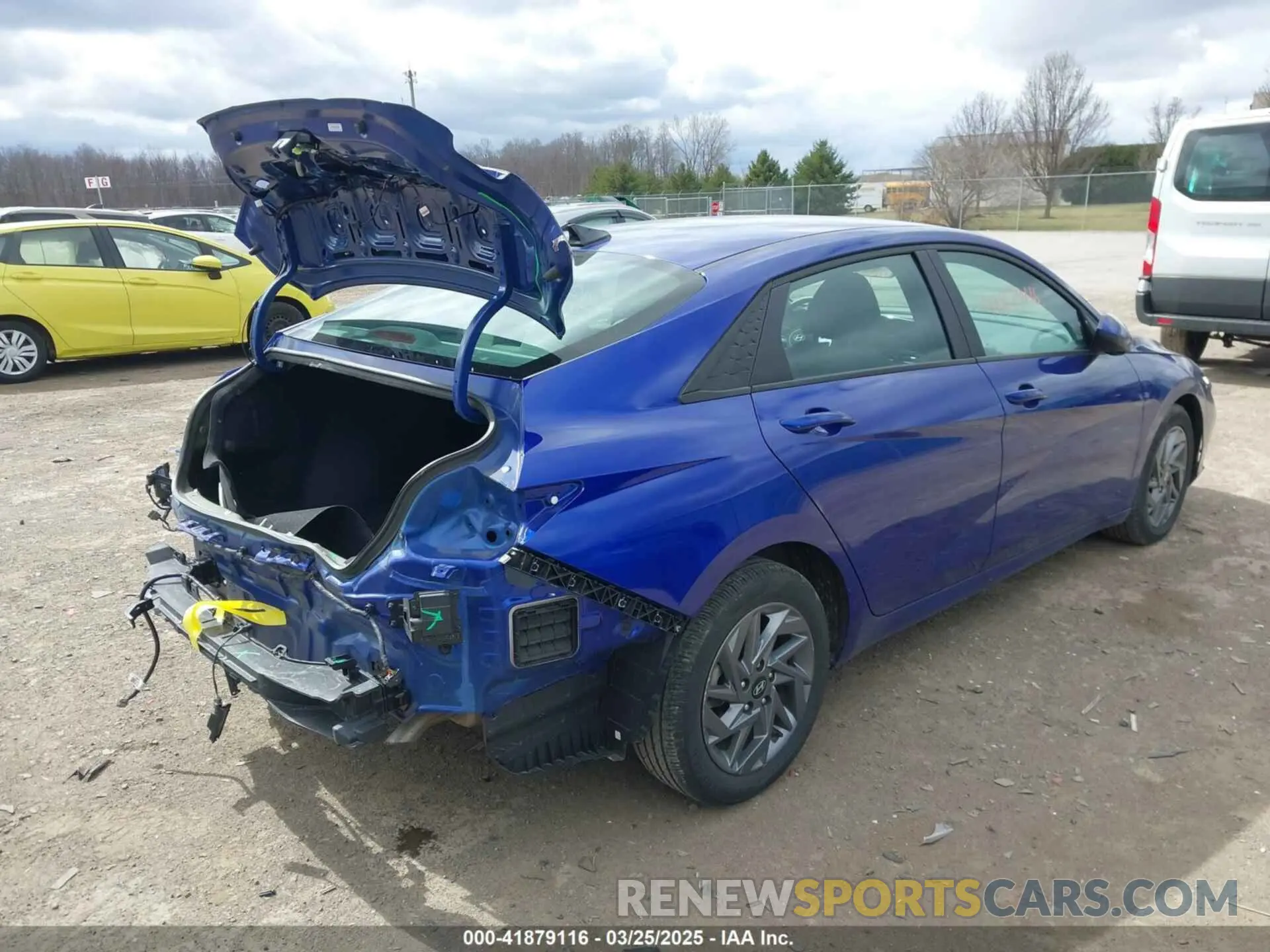 4 fotografías del automóvil dañado KMHLM4DG7RU650977 HYUNDAI ELANTRA 2024