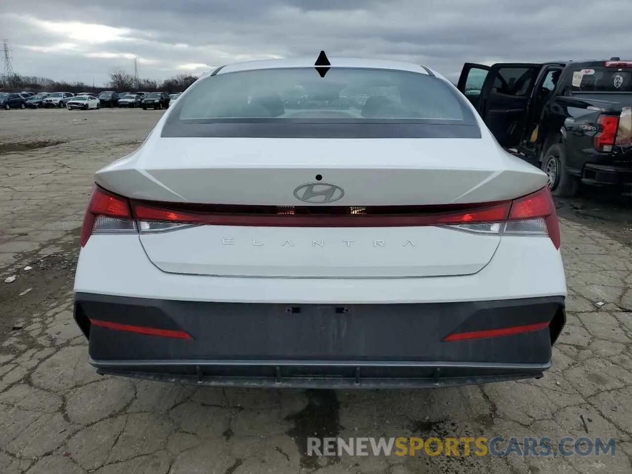 6 fotografías del automóvil dañado KMHLM4DG7RU659159 HYUNDAI ELANTRA 2024