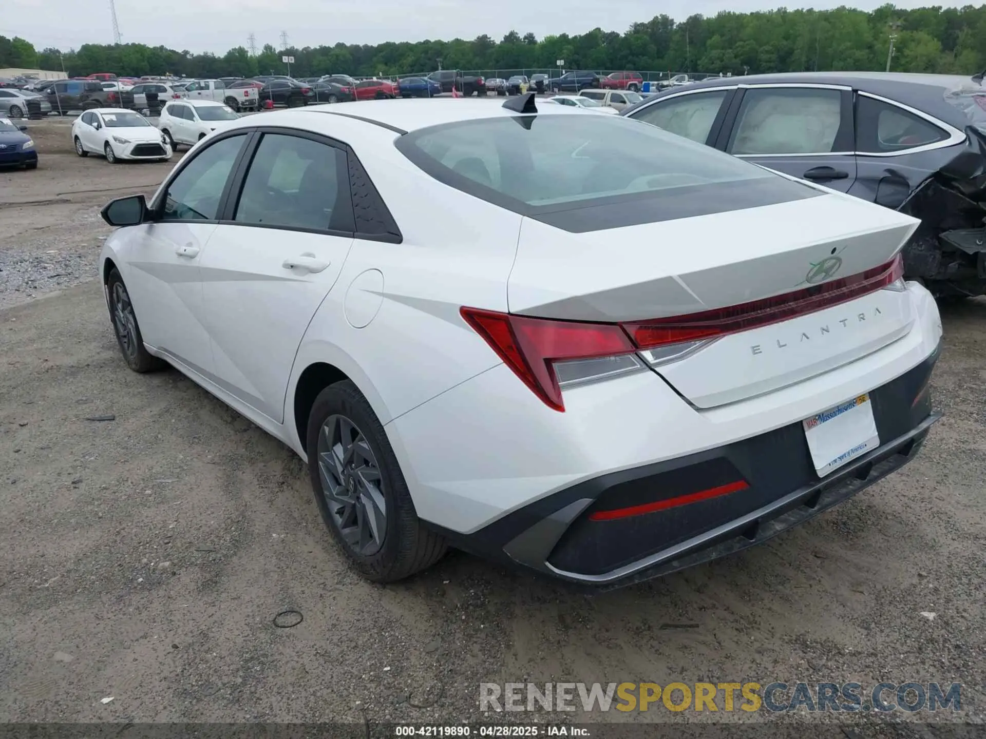 3 fotografías del automóvil dañado KMHLM4DG7RU666094 HYUNDAI ELANTRA 2024