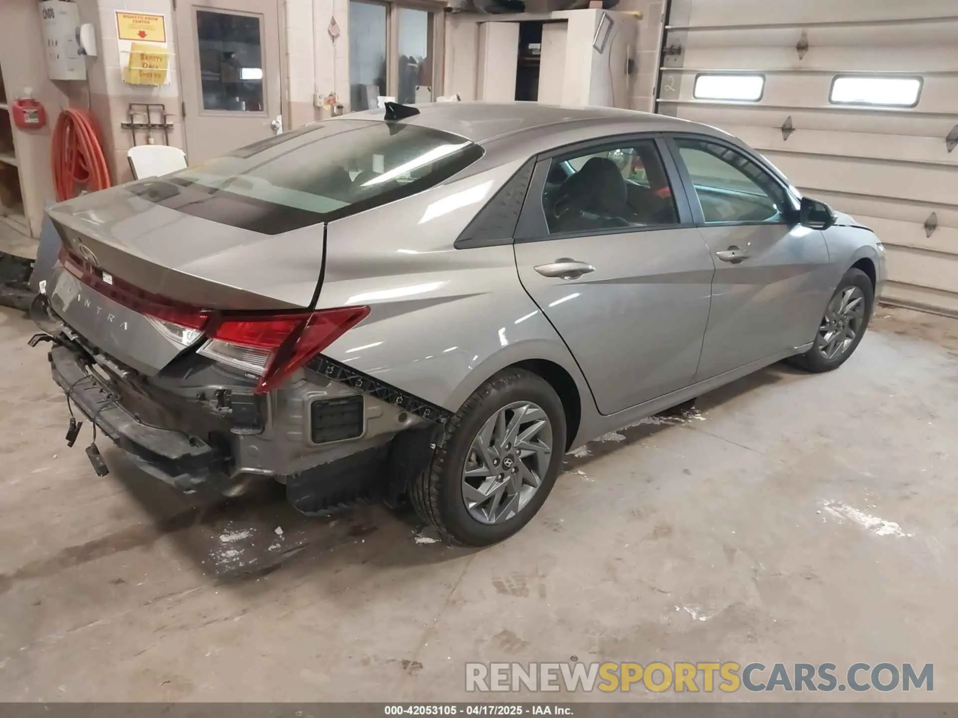 4 fotografías del automóvil dañado KMHLM4DG7RU672123 HYUNDAI ELANTRA 2024