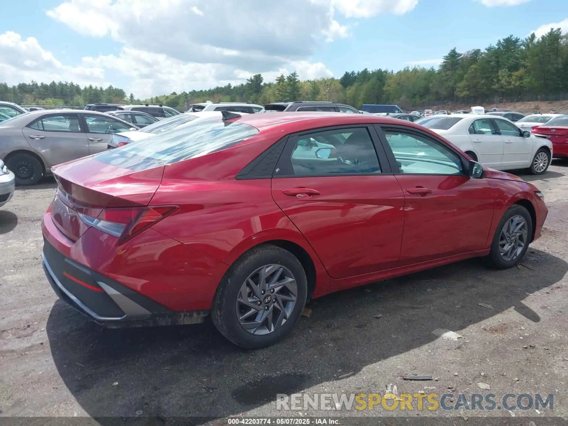 13 fotografías del automóvil dañado KMHLM4DG7RU702270 HYUNDAI ELANTRA 2024