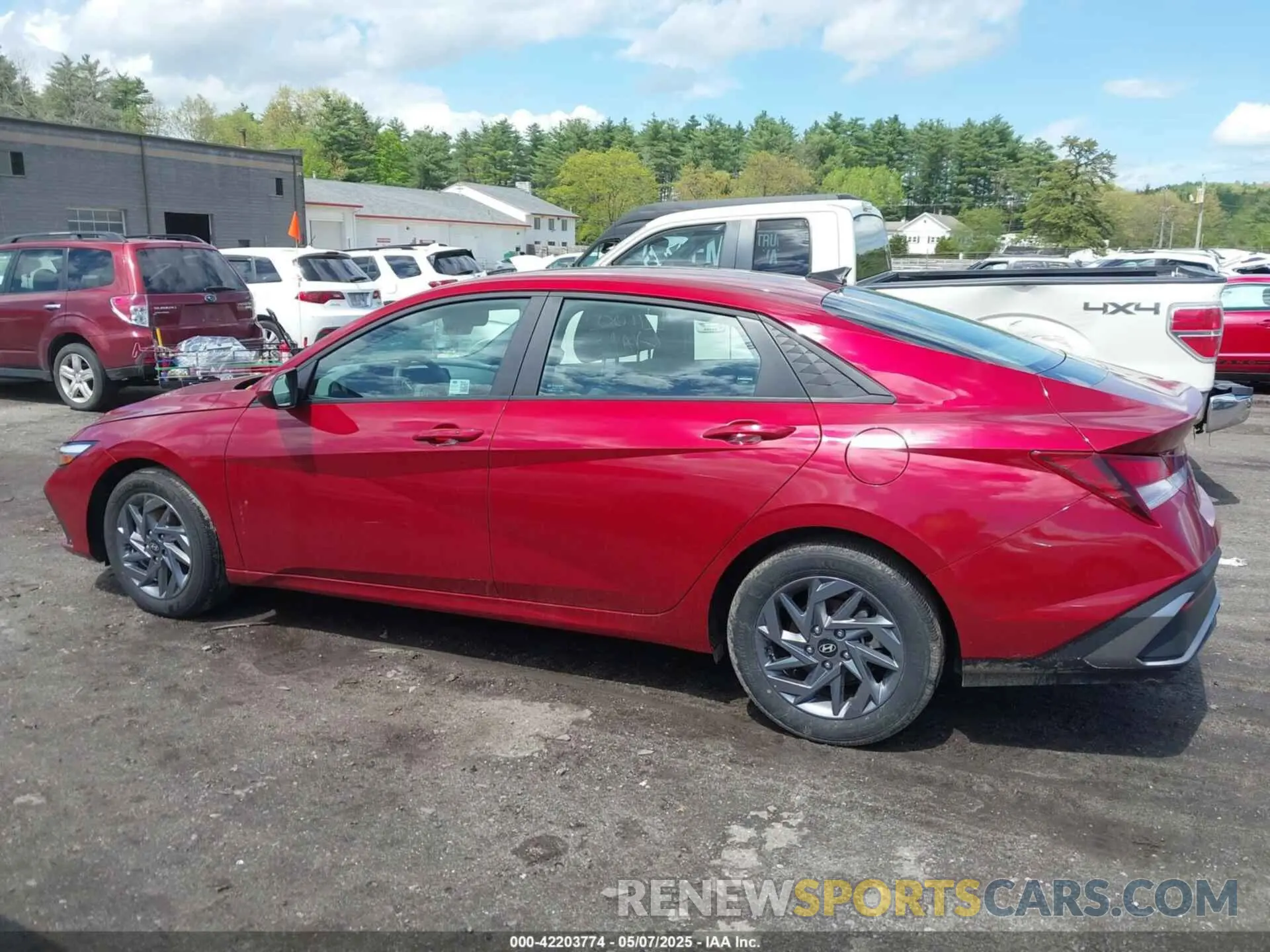 14 fotografías del automóvil dañado KMHLM4DG7RU702270 HYUNDAI ELANTRA 2024