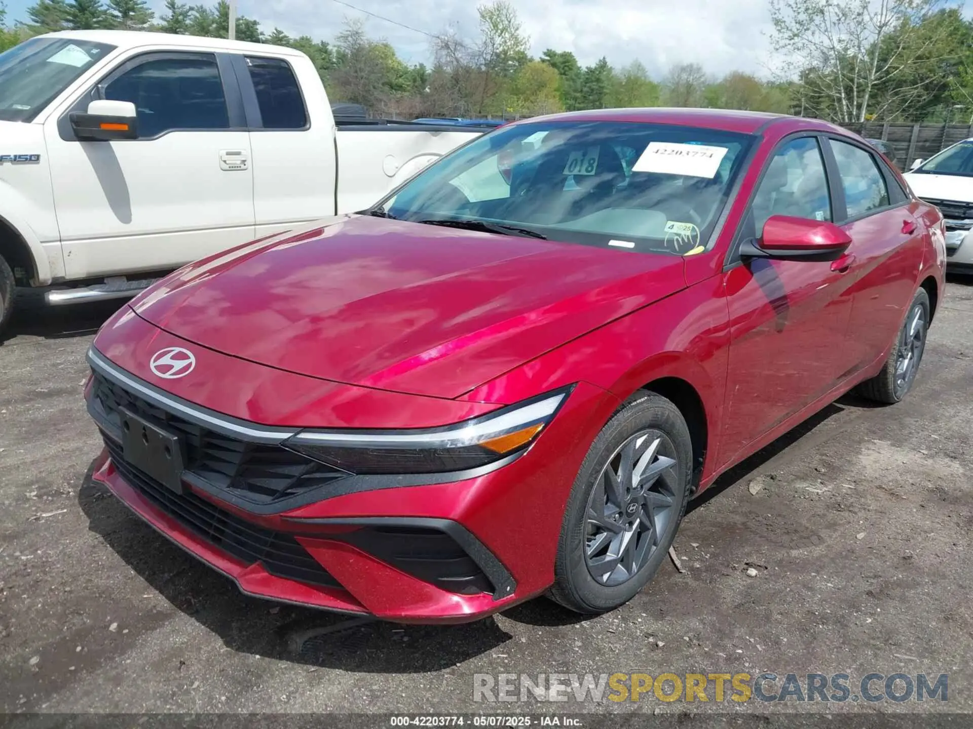 2 fotografías del automóvil dañado KMHLM4DG7RU702270 HYUNDAI ELANTRA 2024