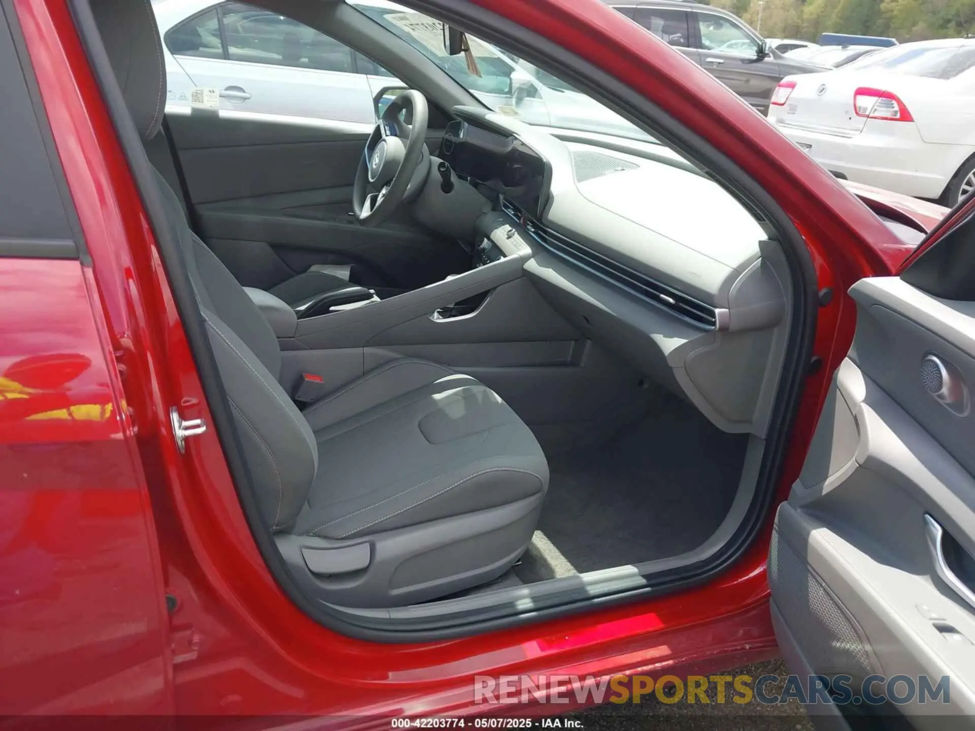 5 fotografías del automóvil dañado KMHLM4DG7RU702270 HYUNDAI ELANTRA 2024