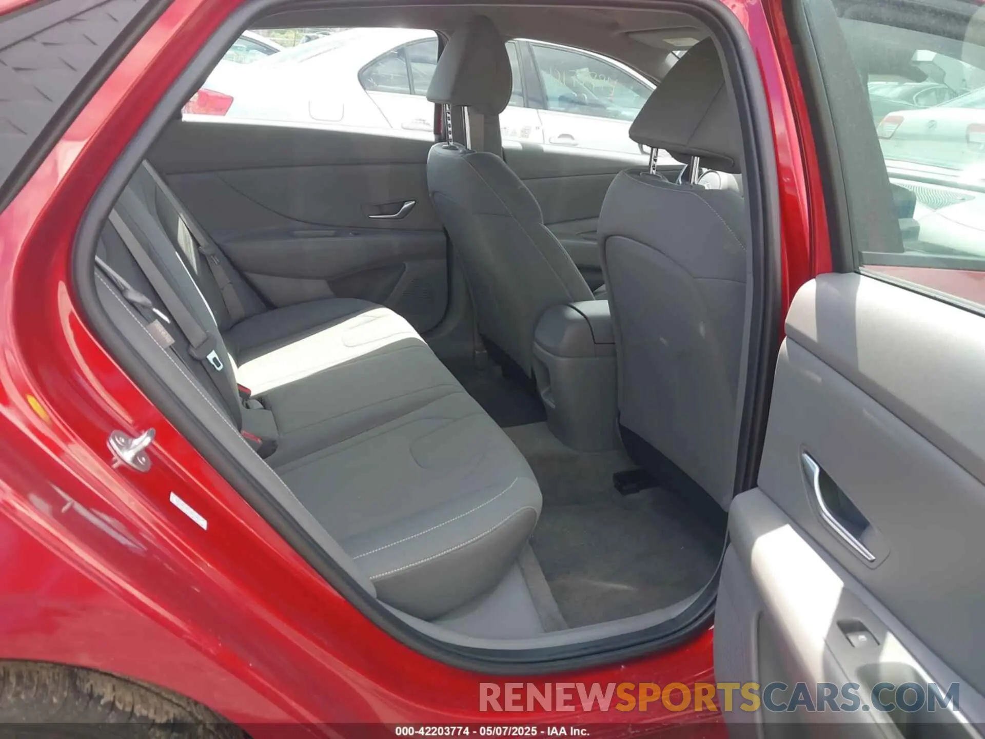 8 fotografías del automóvil dañado KMHLM4DG7RU702270 HYUNDAI ELANTRA 2024