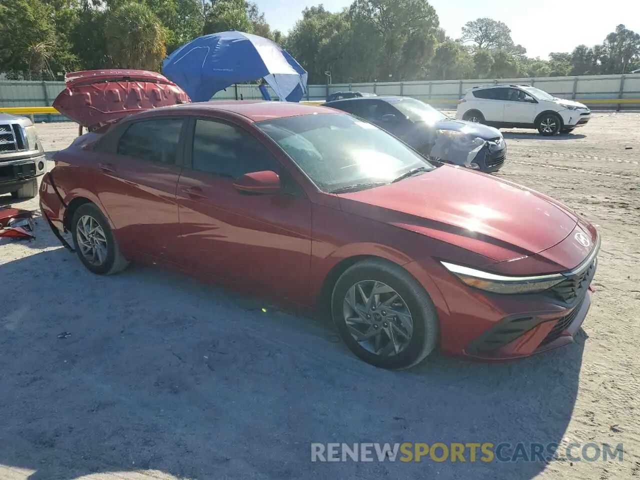 4 fotografías del automóvil dañado KMHLM4DG7RU704925 HYUNDAI ELANTRA 2024