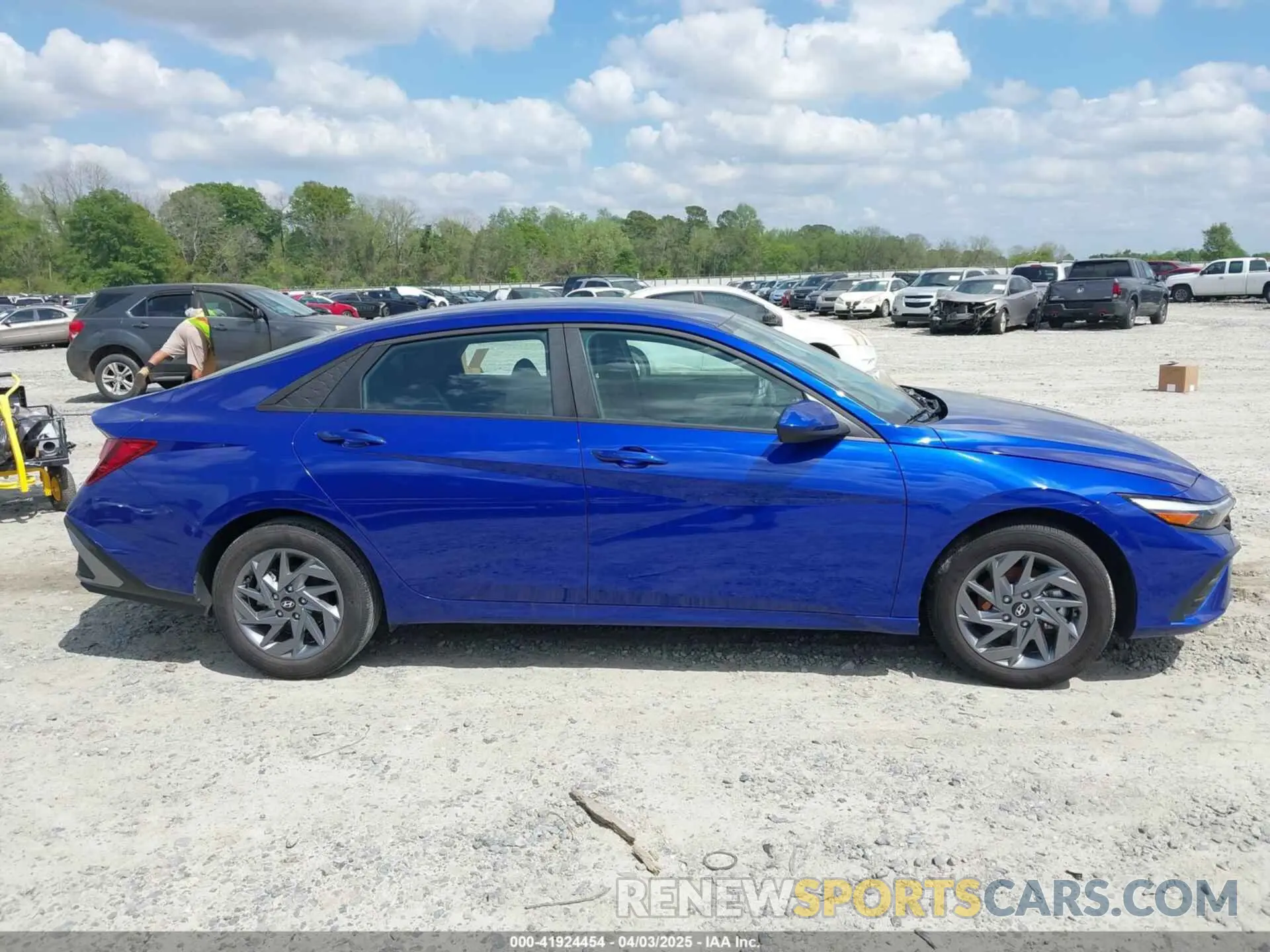 13 fotografías del automóvil dañado KMHLM4DG7RU768849 HYUNDAI ELANTRA 2024
