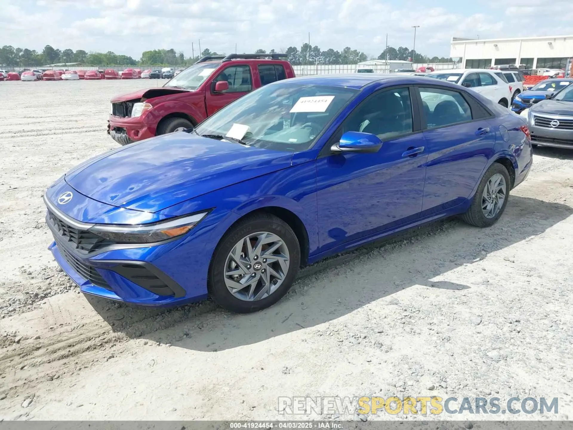 2 fotografías del automóvil dañado KMHLM4DG7RU768849 HYUNDAI ELANTRA 2024