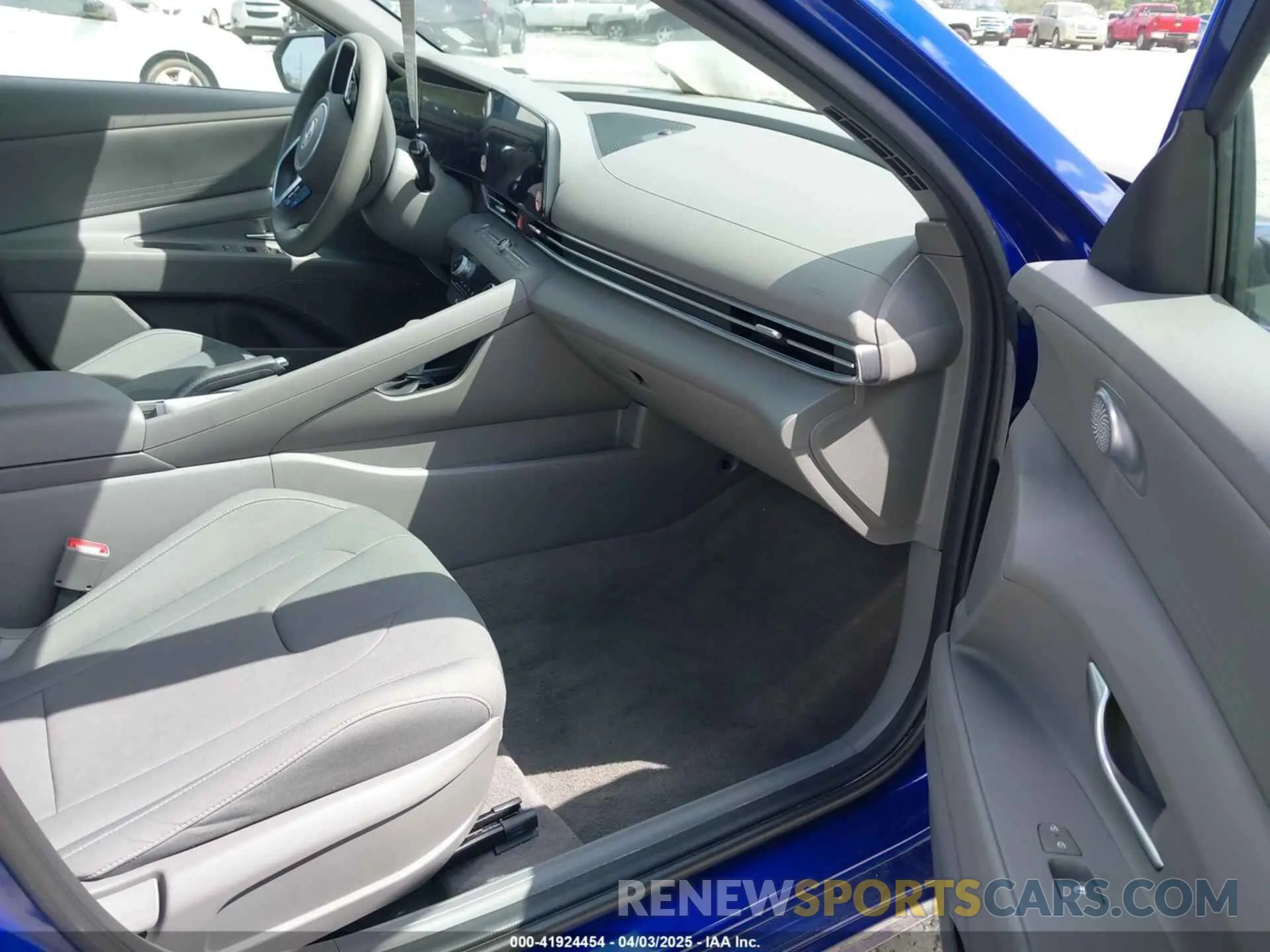 5 fotografías del automóvil dañado KMHLM4DG7RU768849 HYUNDAI ELANTRA 2024