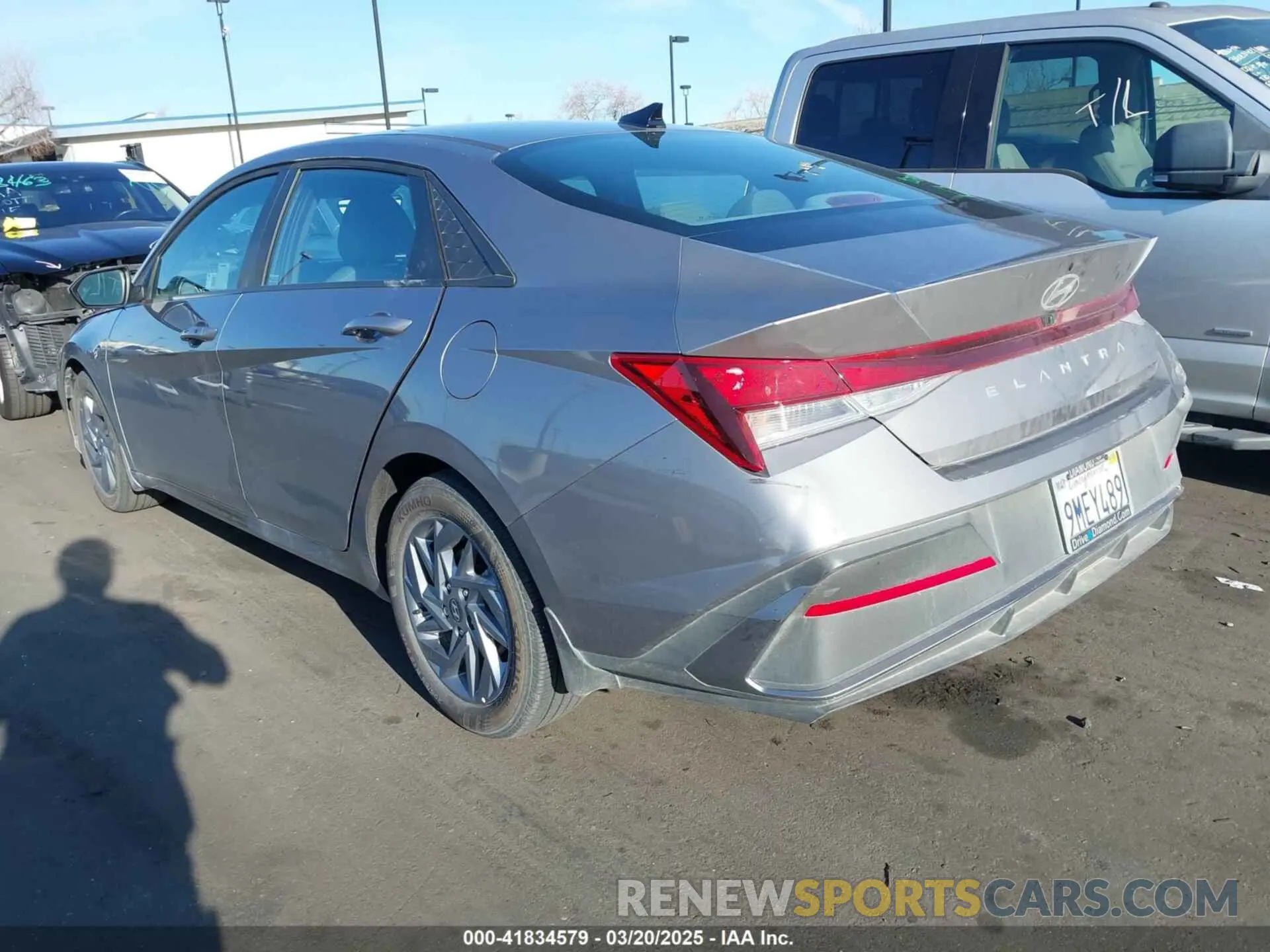 3 fotografías del automóvil dañado KMHLM4DG7RU777454 HYUNDAI ELANTRA 2024