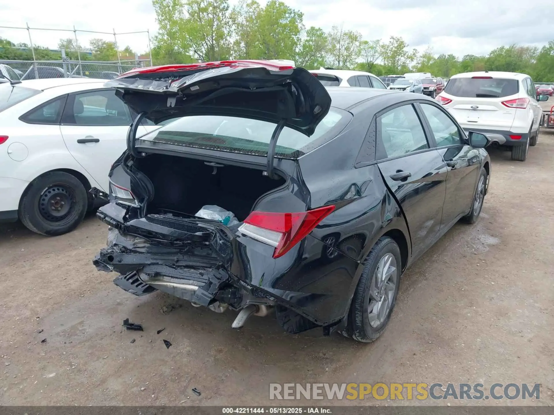 4 fotografías del automóvil dañado KMHLM4DG8RU690033 HYUNDAI ELANTRA 2024