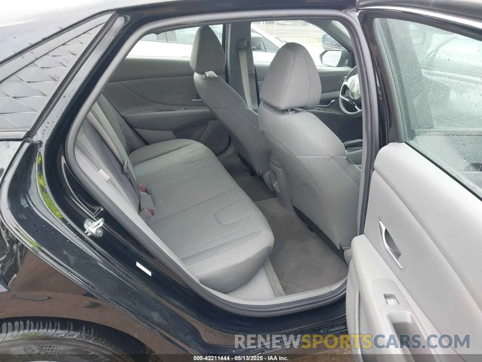 8 fotografías del automóvil dañado KMHLM4DG8RU690033 HYUNDAI ELANTRA 2024