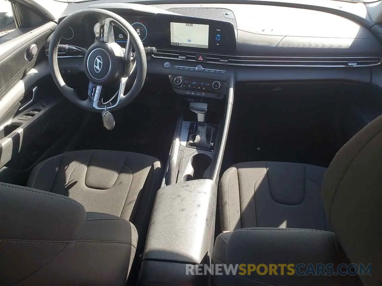 8 fotografías del automóvil dañado KMHLM4DG8RU702150 HYUNDAI ELANTRA 2024