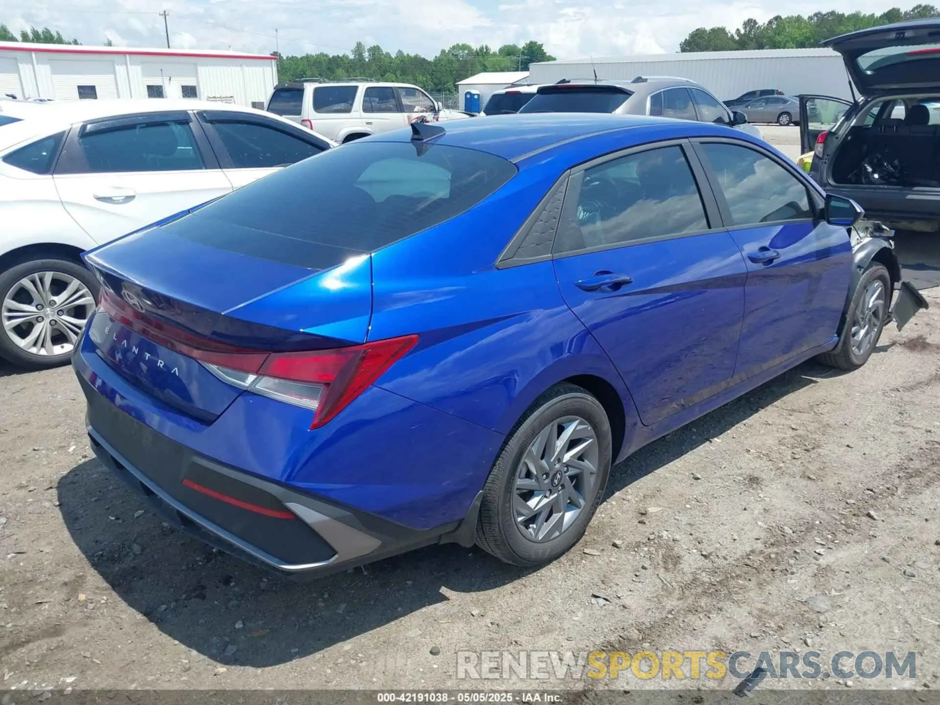 4 fotografías del automóvil dañado KMHLM4DG8RU770920 HYUNDAI ELANTRA 2024