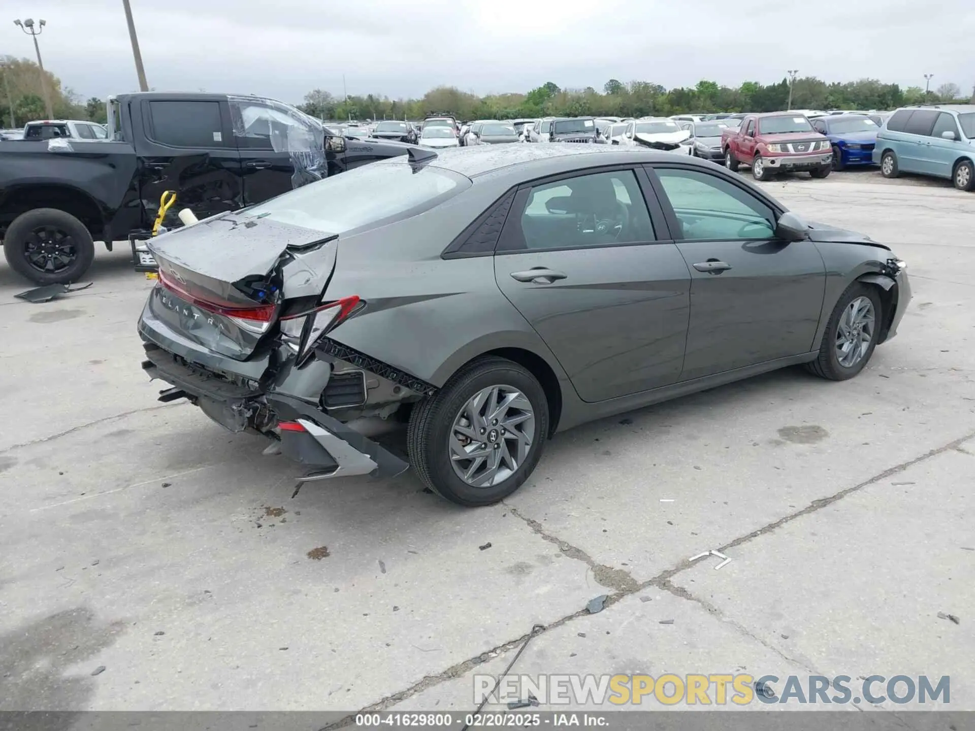 4 fotografías del automóvil dañado KMHLM4DG8RU801681 HYUNDAI ELANTRA 2024