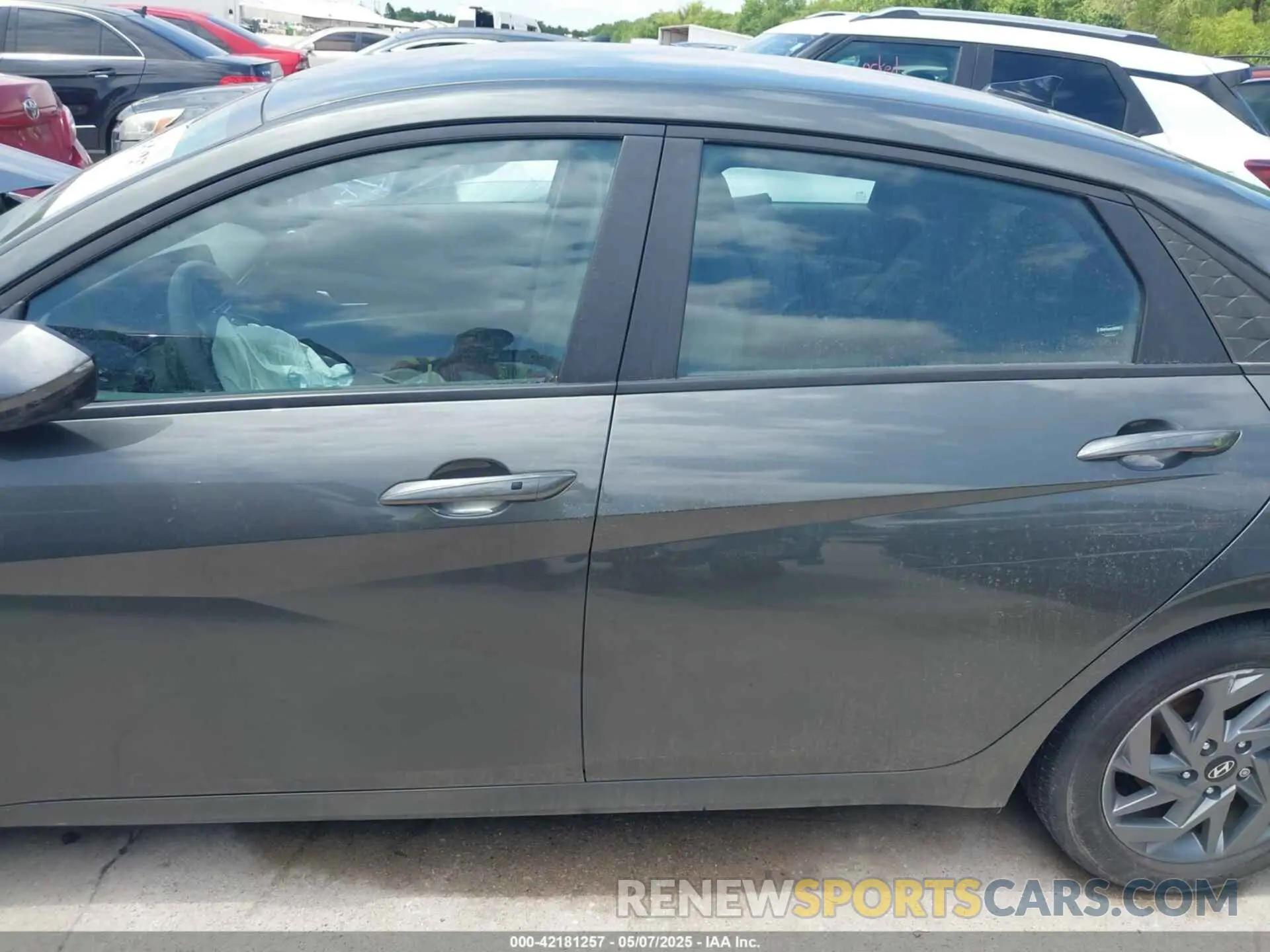 13 fotografías del automóvil dañado KMHLM4DG8RU810526 HYUNDAI ELANTRA 2024