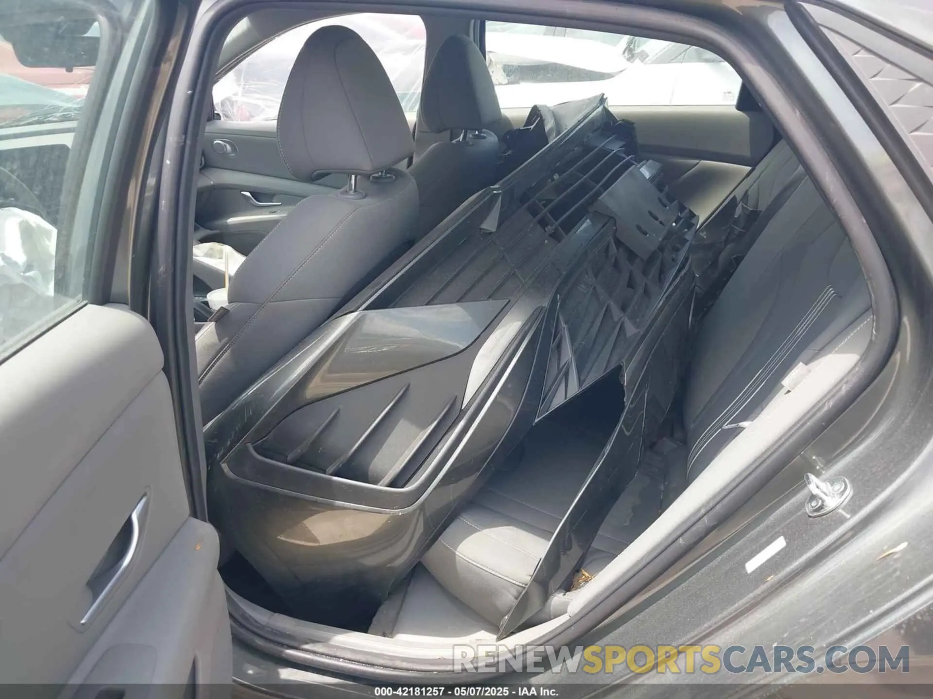 8 fotografías del automóvil dañado KMHLM4DG8RU810526 HYUNDAI ELANTRA 2024