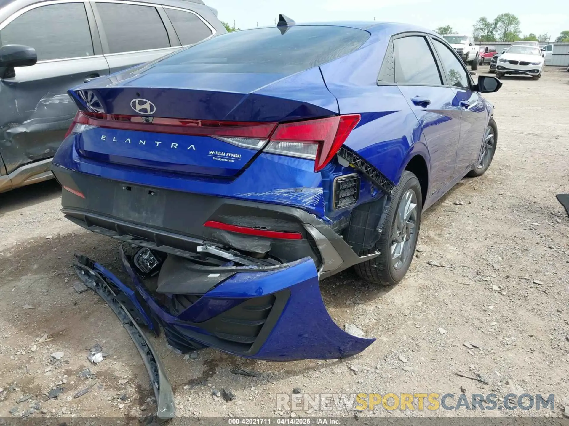 4 fotografías del automóvil dañado KMHLM4DG8RU817413 HYUNDAI ELANTRA 2024