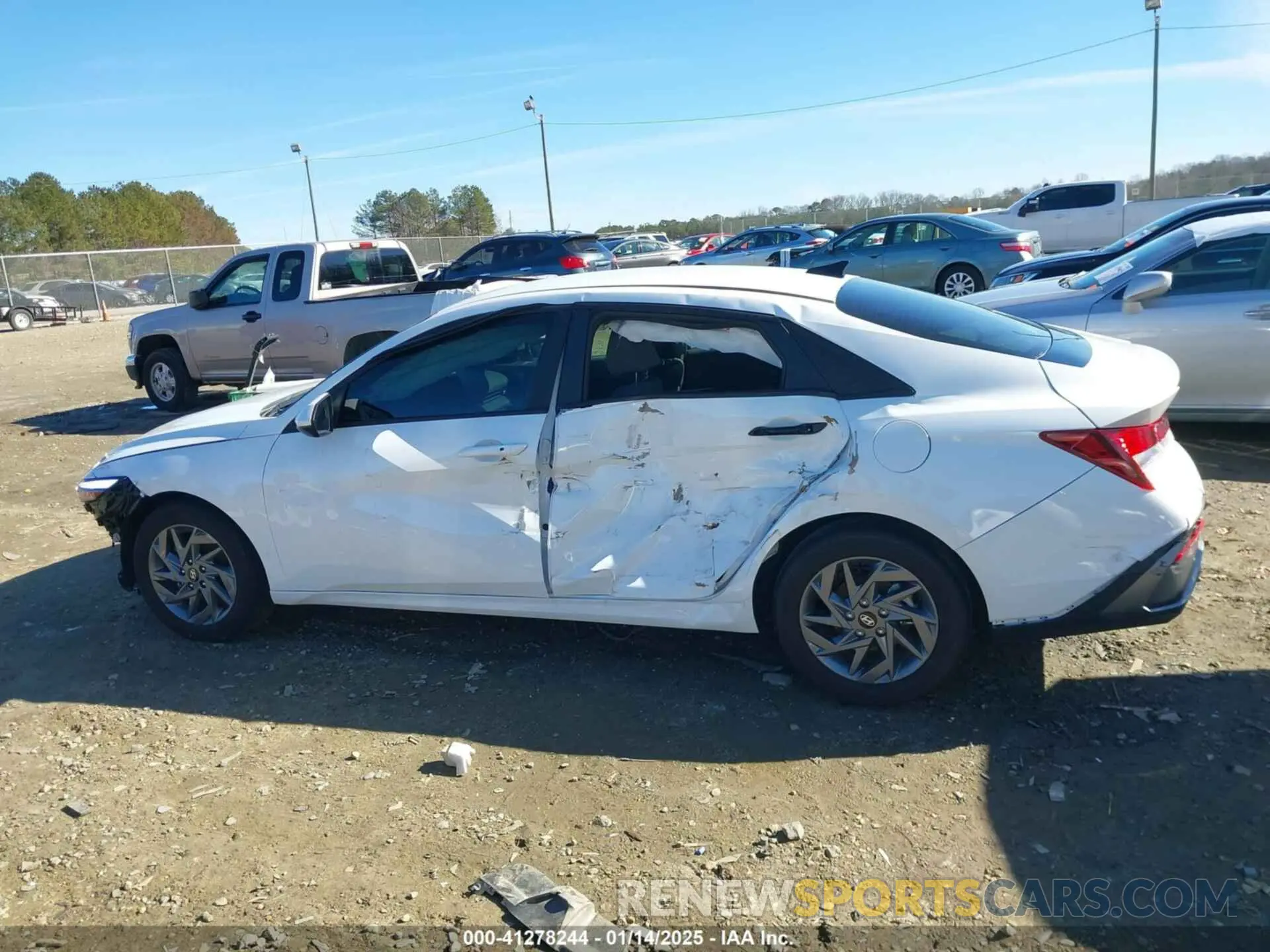 15 fotografías del automóvil dañado KMHLM4DG9RU700181 HYUNDAI ELANTRA 2024