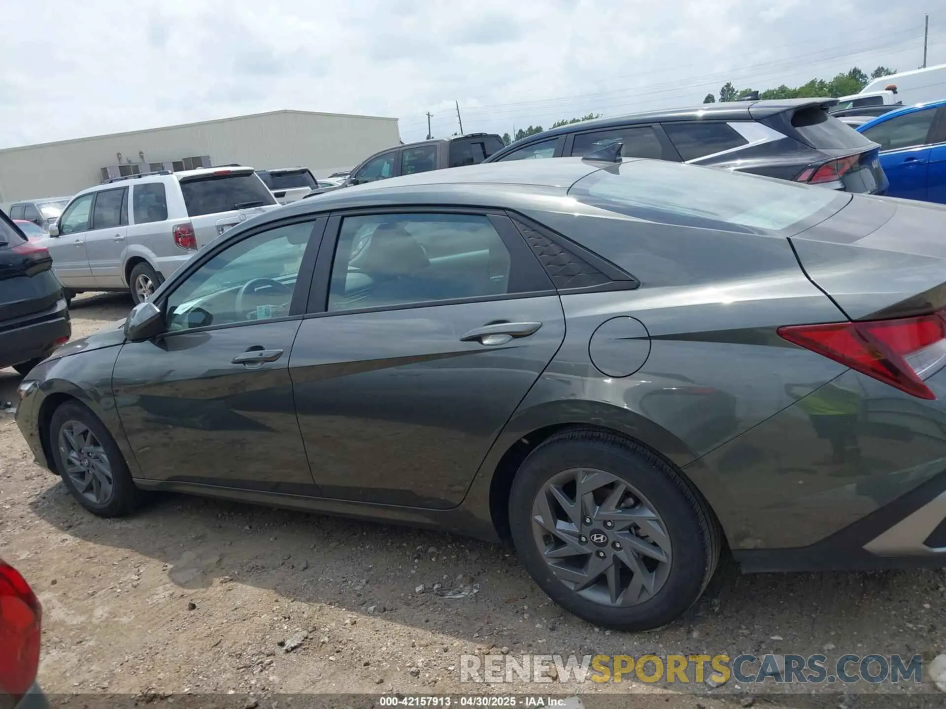 14 fotografías del automóvil dañado KMHLM4DG9RU787905 HYUNDAI ELANTRA 2024