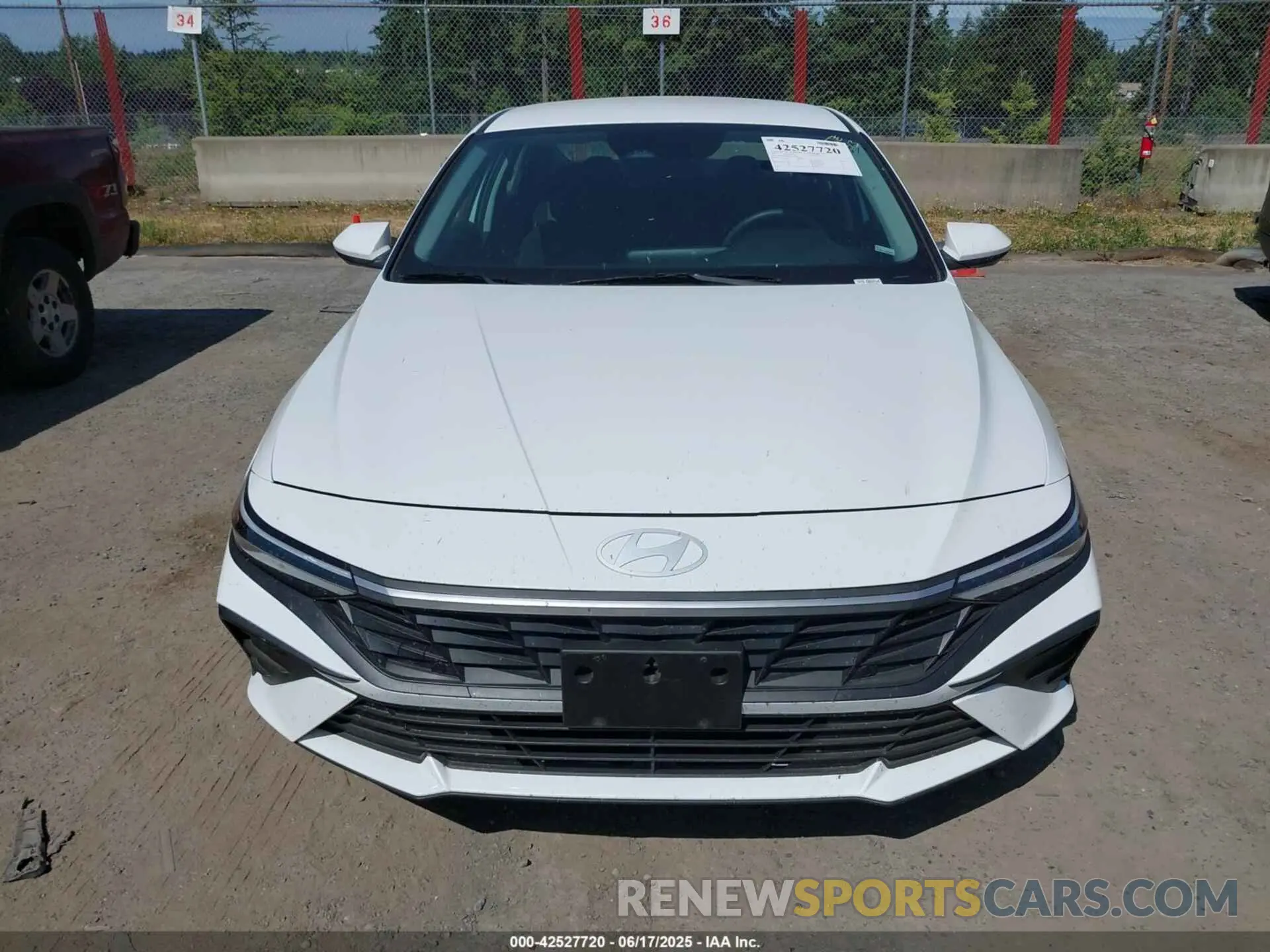 12 fotografías del automóvil dañado KMHLM4DG9RU819624 HYUNDAI ELANTRA 2024