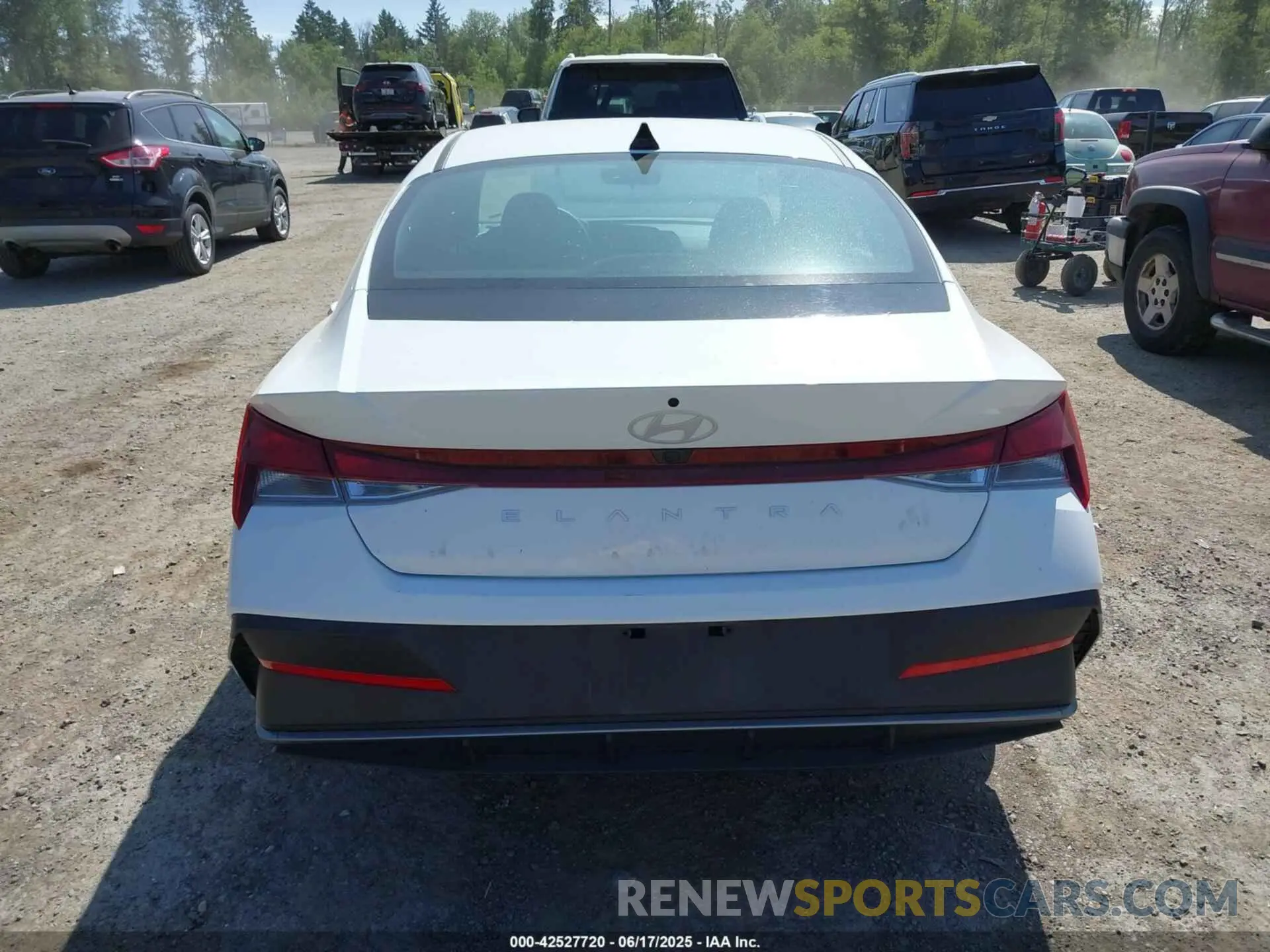 16 fotografías del automóvil dañado KMHLM4DG9RU819624 HYUNDAI ELANTRA 2024
