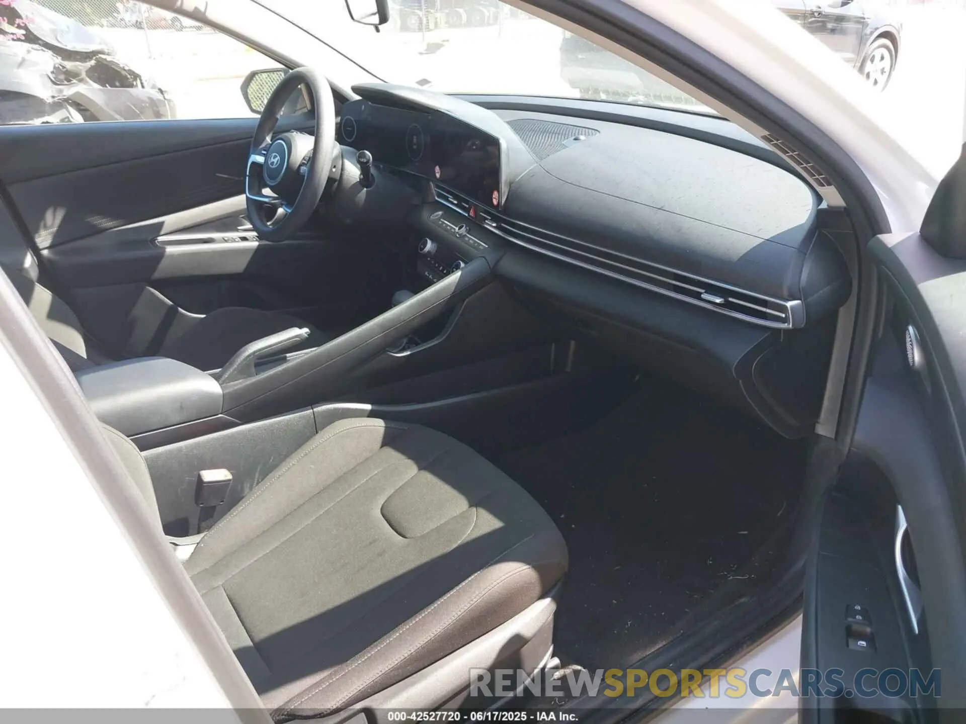 5 fotografías del automóvil dañado KMHLM4DG9RU819624 HYUNDAI ELANTRA 2024