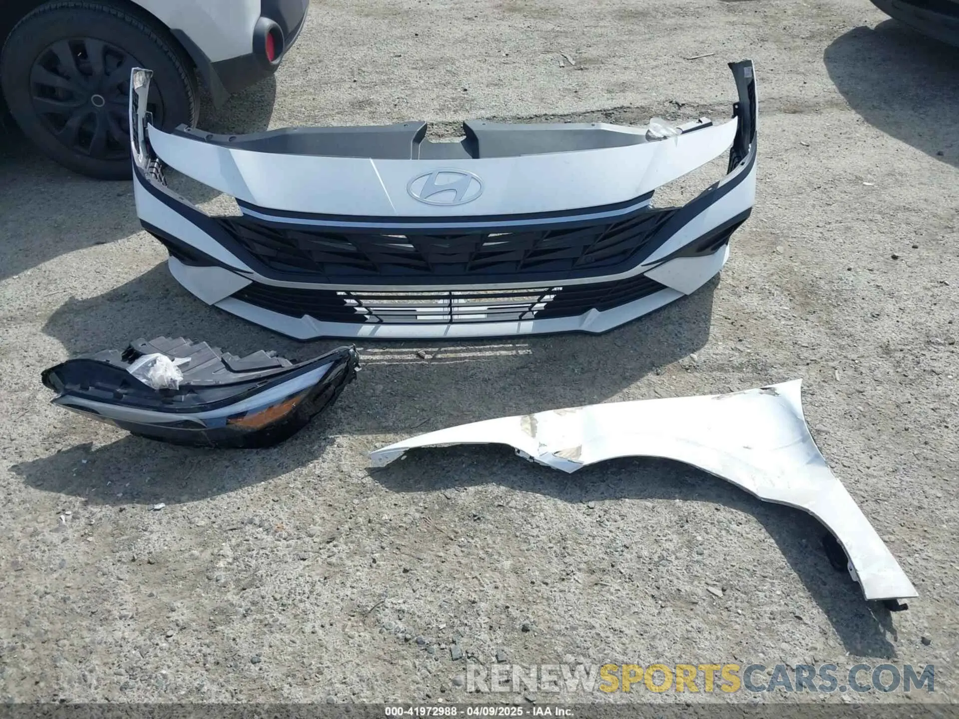 12 fotografías del automóvil dañado KMHLM4DGXRU643294 HYUNDAI ELANTRA 2024