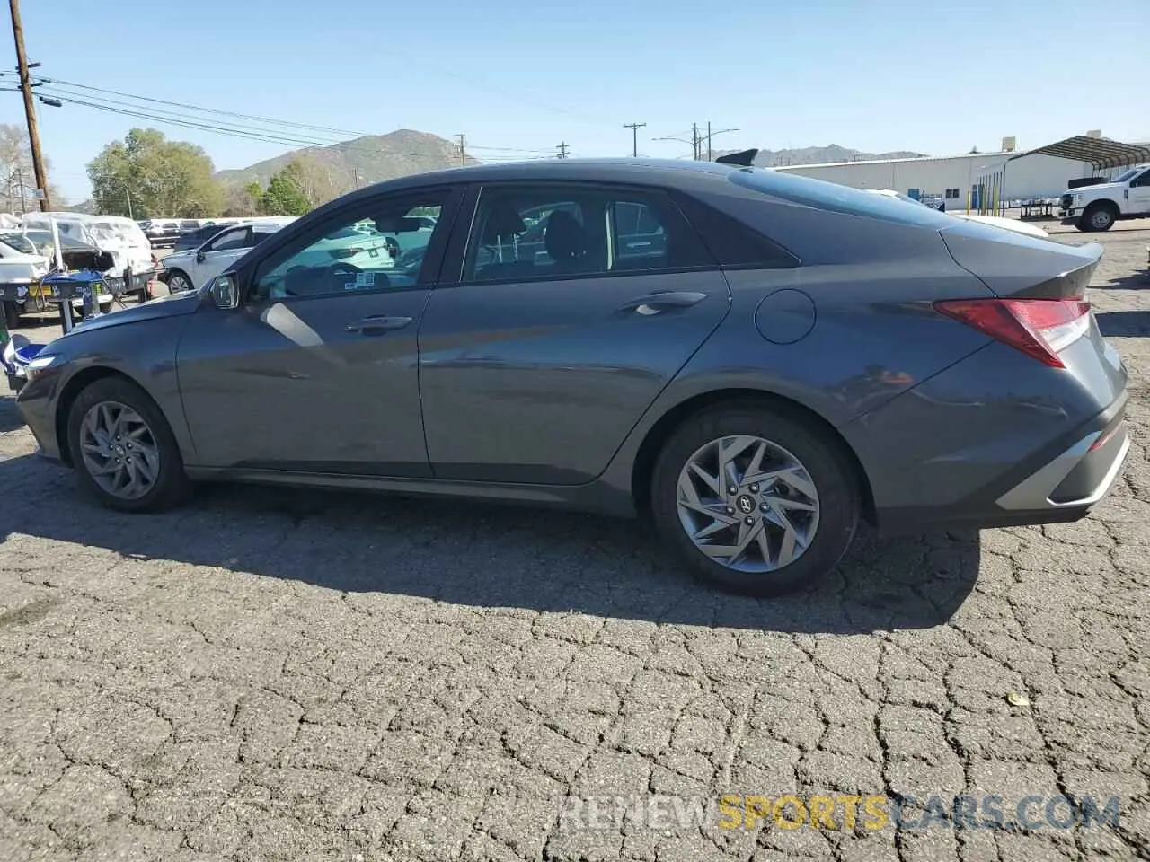 2 fotografías del automóvil dañado KMHLM4DGXRU644395 HYUNDAI ELANTRA 2024
