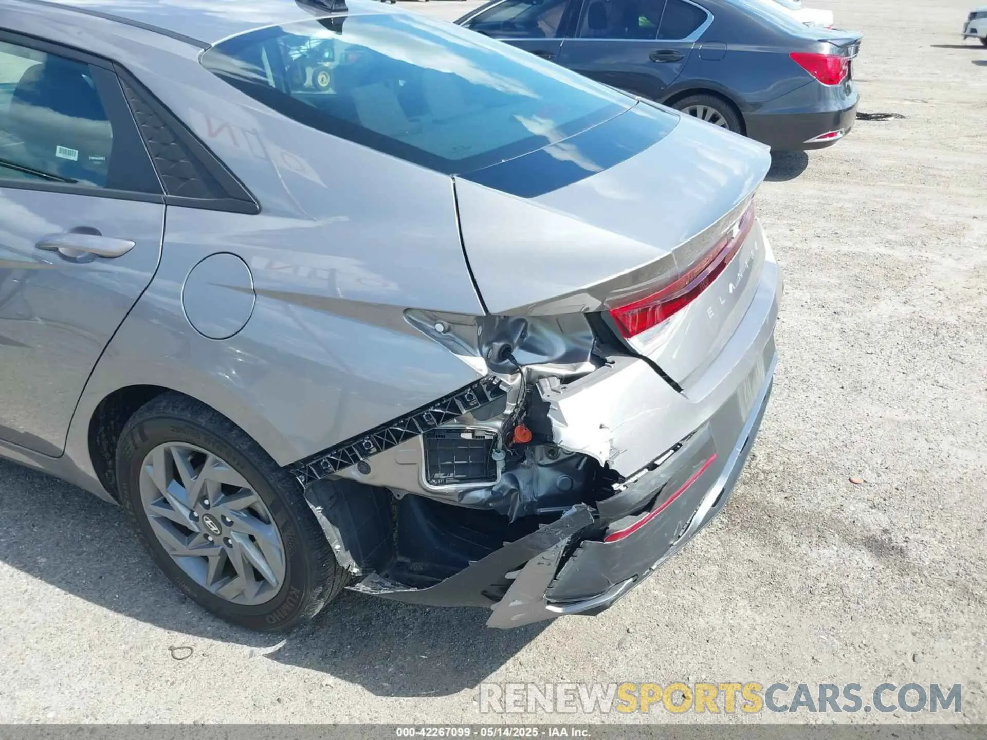 6 fotografías del automóvil dañado KMHLM4DGXRU661519 HYUNDAI ELANTRA 2024