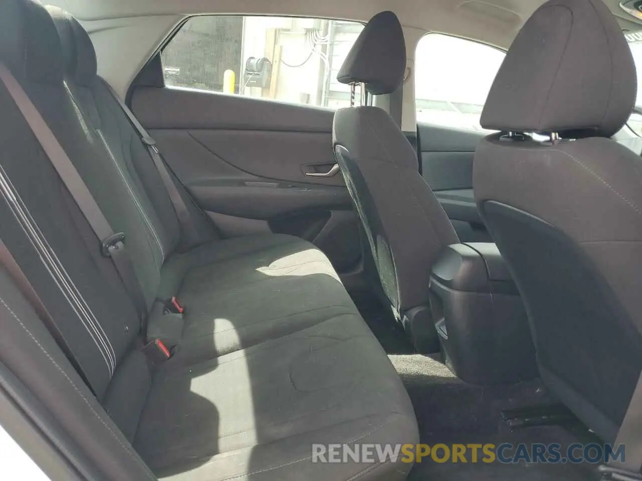 10 fotografías del automóvil dañado KMHLM4DGXRU694455 HYUNDAI ELANTRA 2024