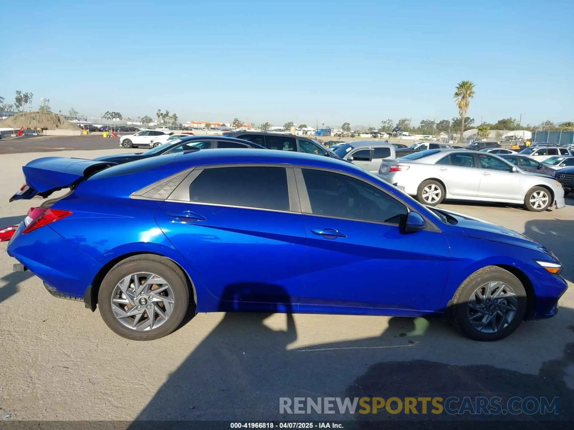 14 fotografías del automóvil dañado KMHLM4DGXRU708435 HYUNDAI ELANTRA 2024