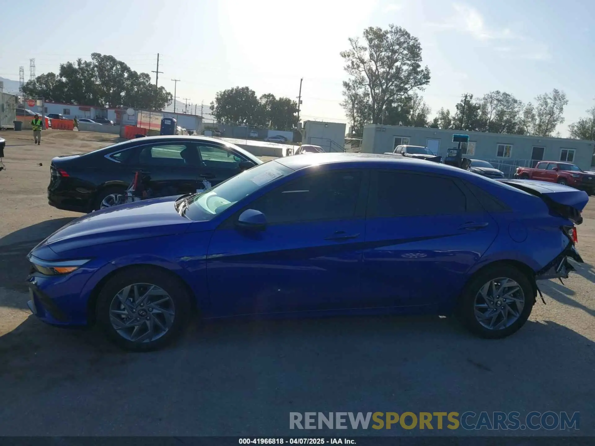 15 fotografías del automóvil dañado KMHLM4DGXRU708435 HYUNDAI ELANTRA 2024