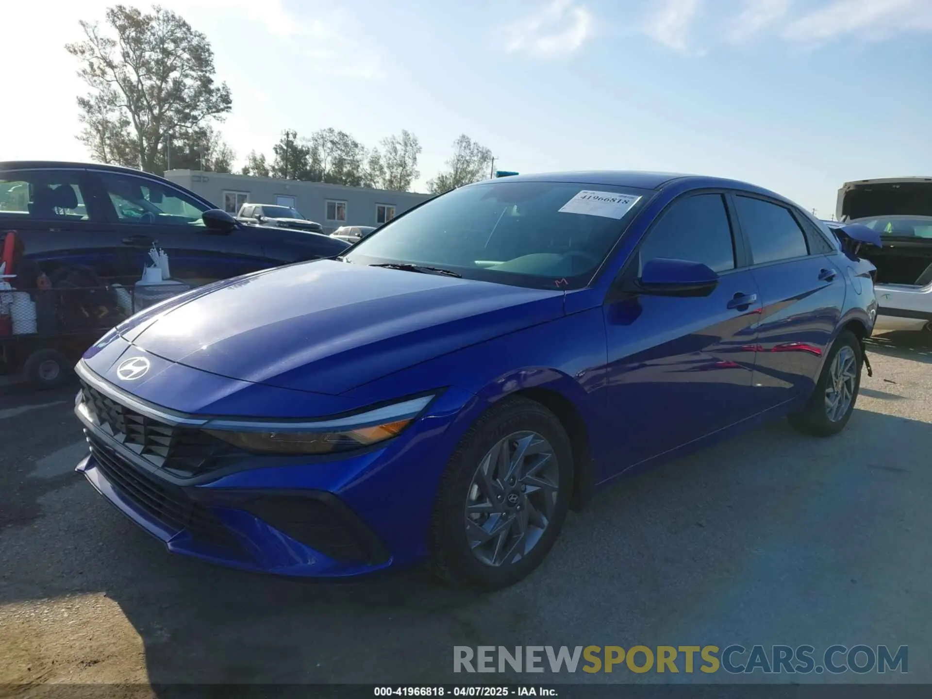 2 fotografías del automóvil dañado KMHLM4DGXRU708435 HYUNDAI ELANTRA 2024