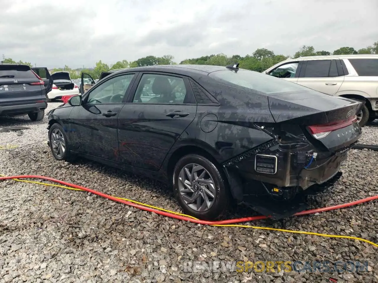 2 fotografías del automóvil dañado KMHLM4DJ1RU101710 HYUNDAI ELANTRA 2024