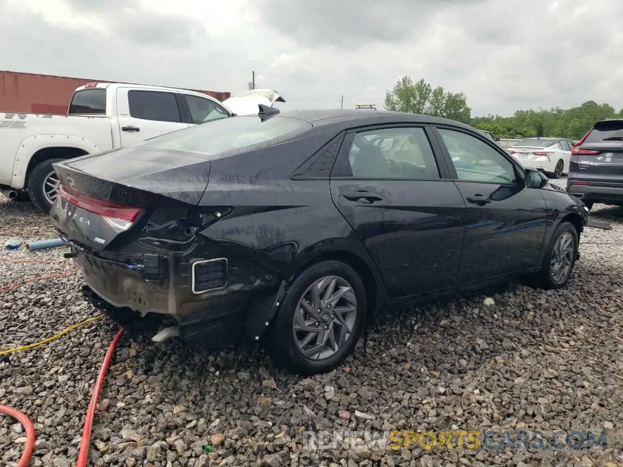 3 fotografías del automóvil dañado KMHLM4DJ1RU101710 HYUNDAI ELANTRA 2024