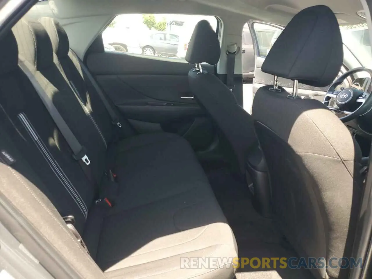 10 fotografías del automóvil dañado KMHLM4DJ3RU104785 HYUNDAI ELANTRA 2024